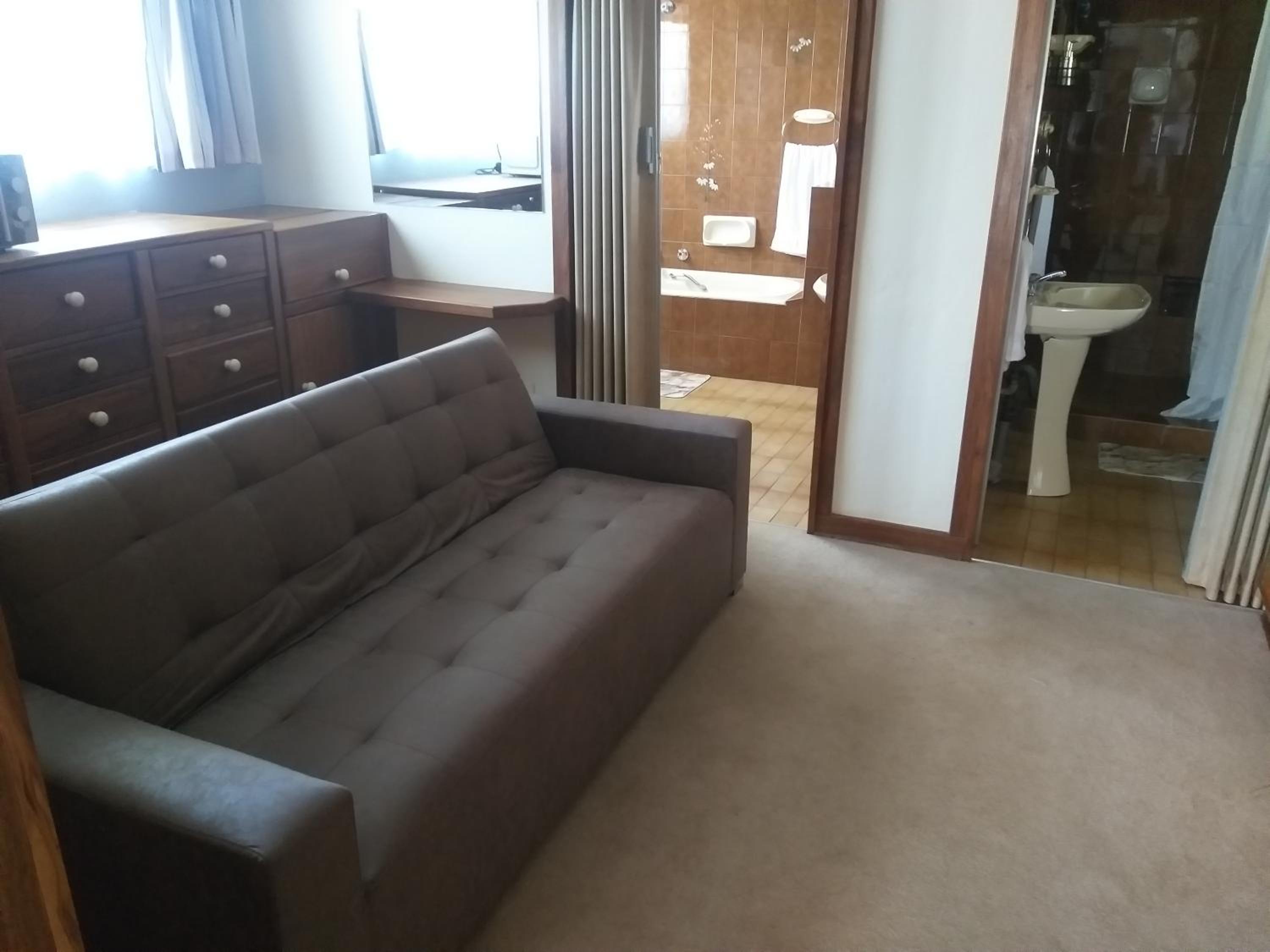 Family Room with Garden View - Photo 6