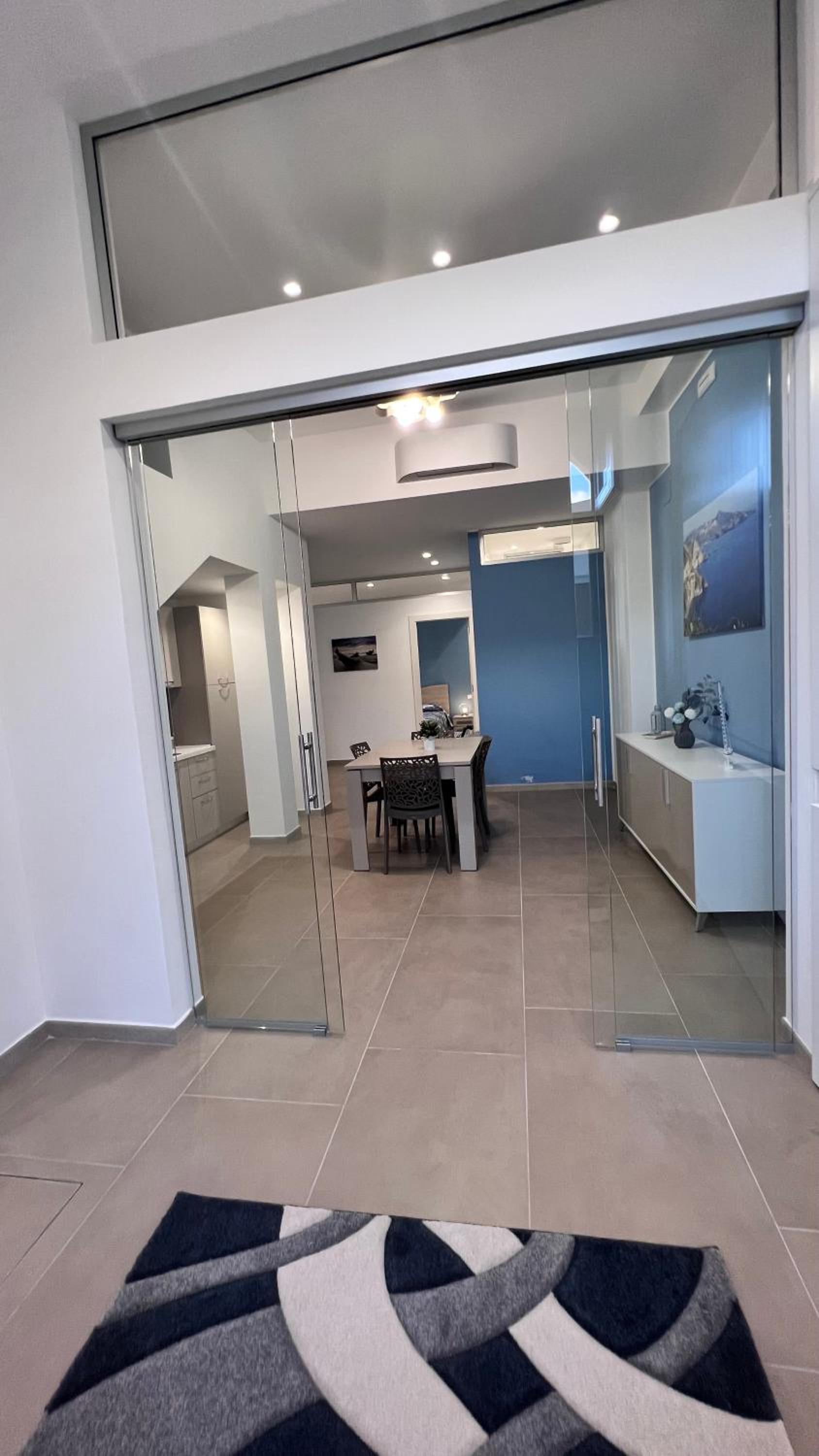 One-Bedroom House photo 1