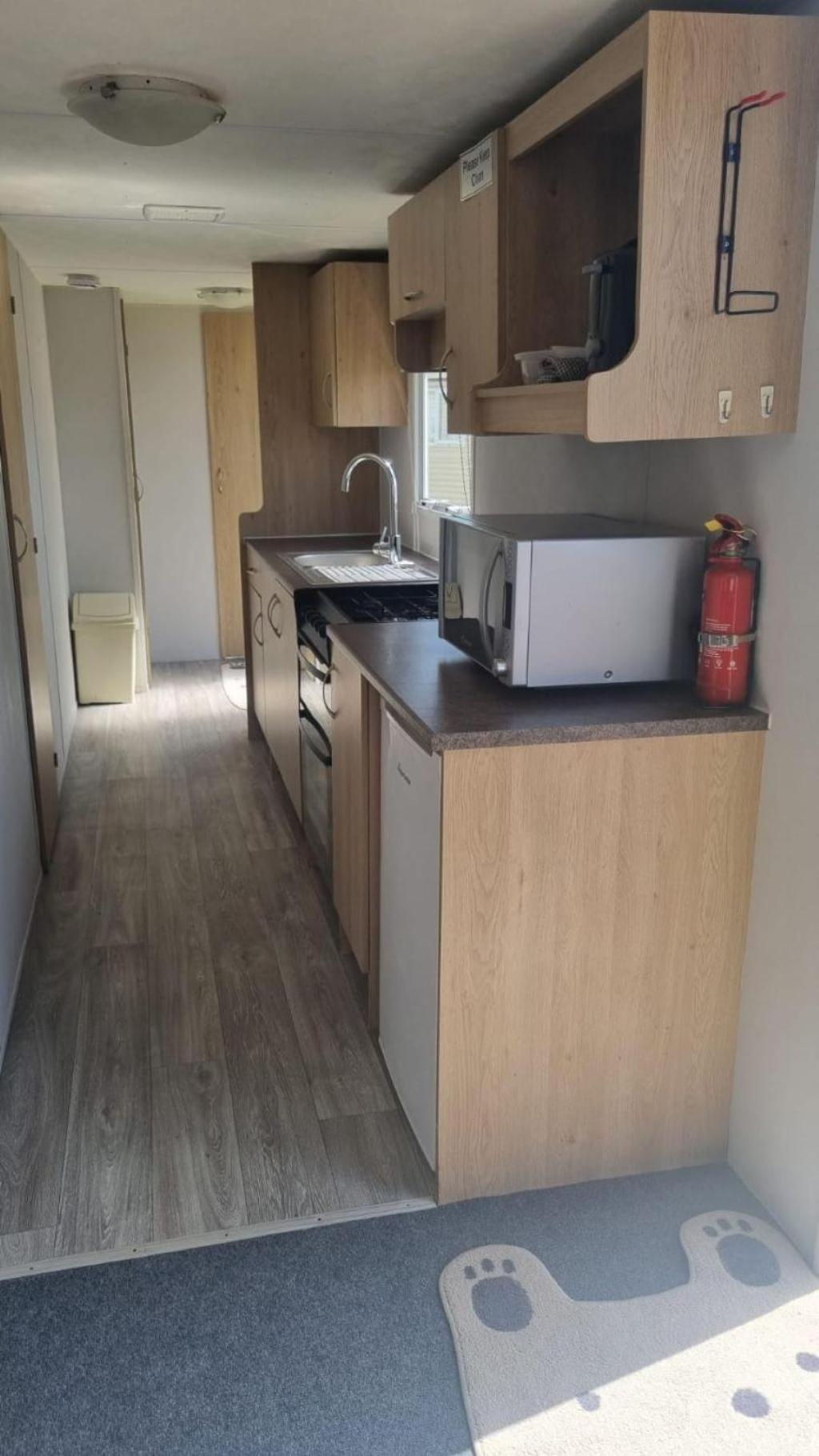 Mobile Home photo 2