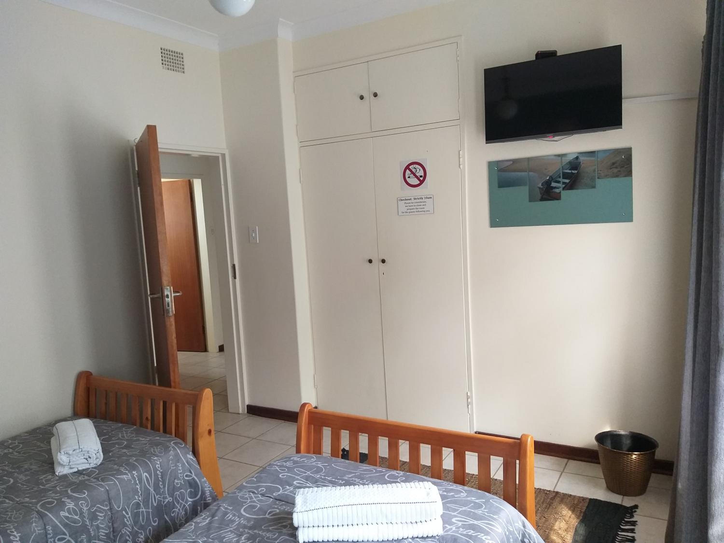 Twin Room - Photo 2