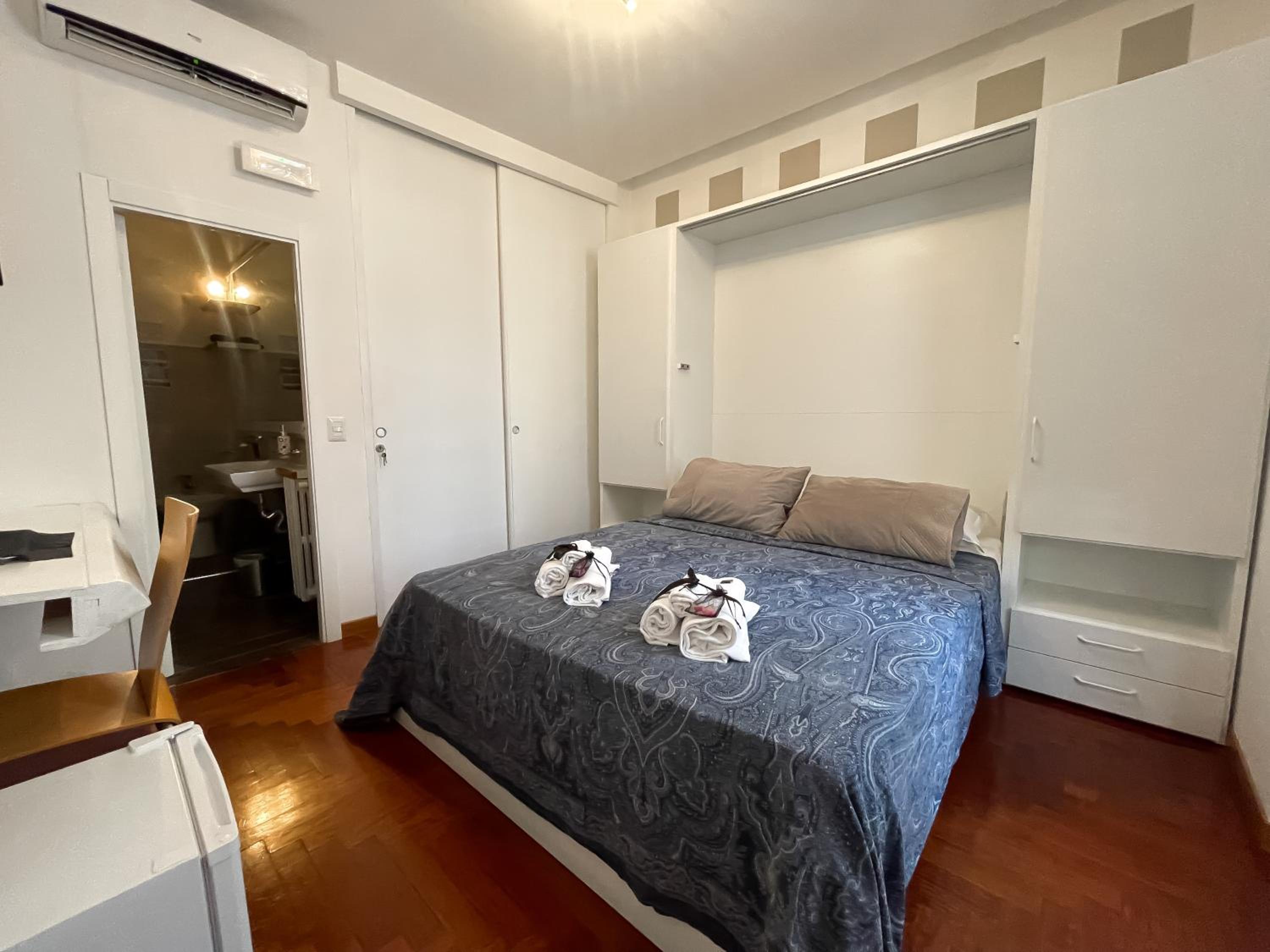 Economy Double Room photo 1