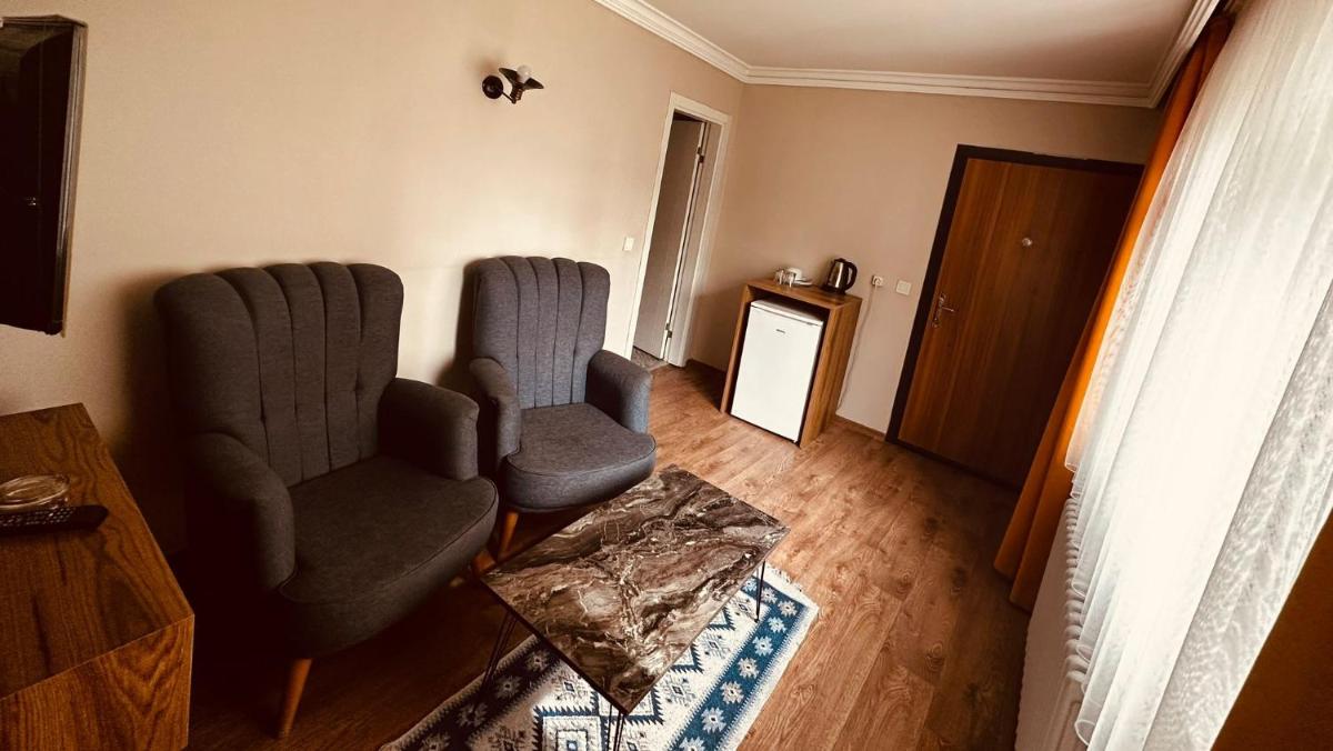 Standard Suite - Photo 4