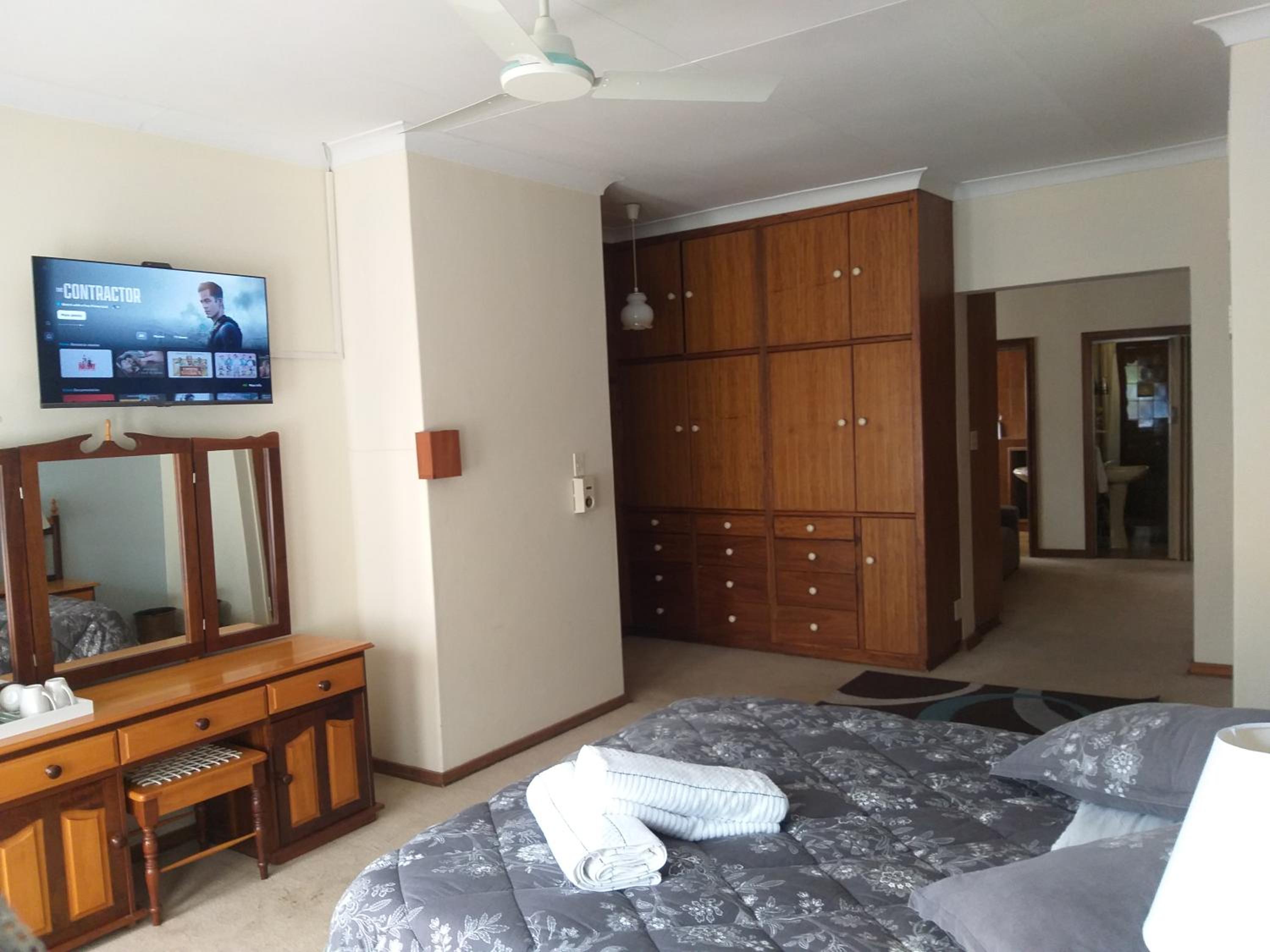 Family Room with Garden View - Photo 1