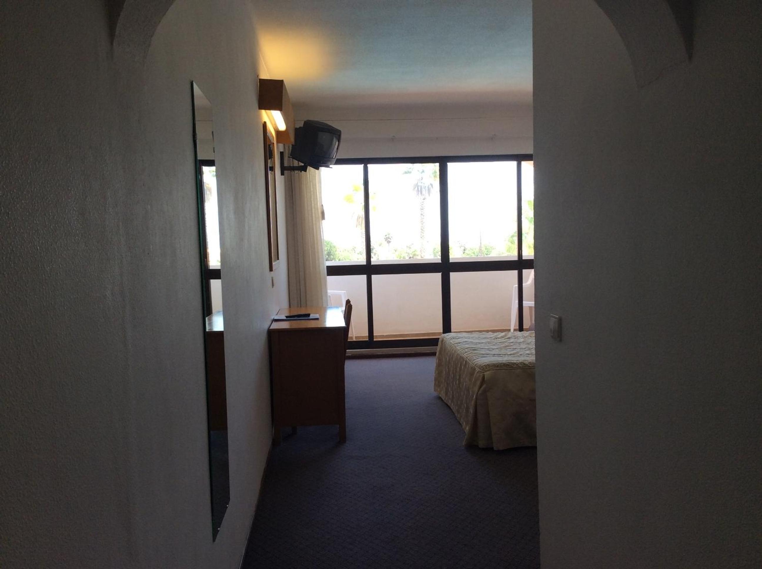 Standard Twin Room With Street View