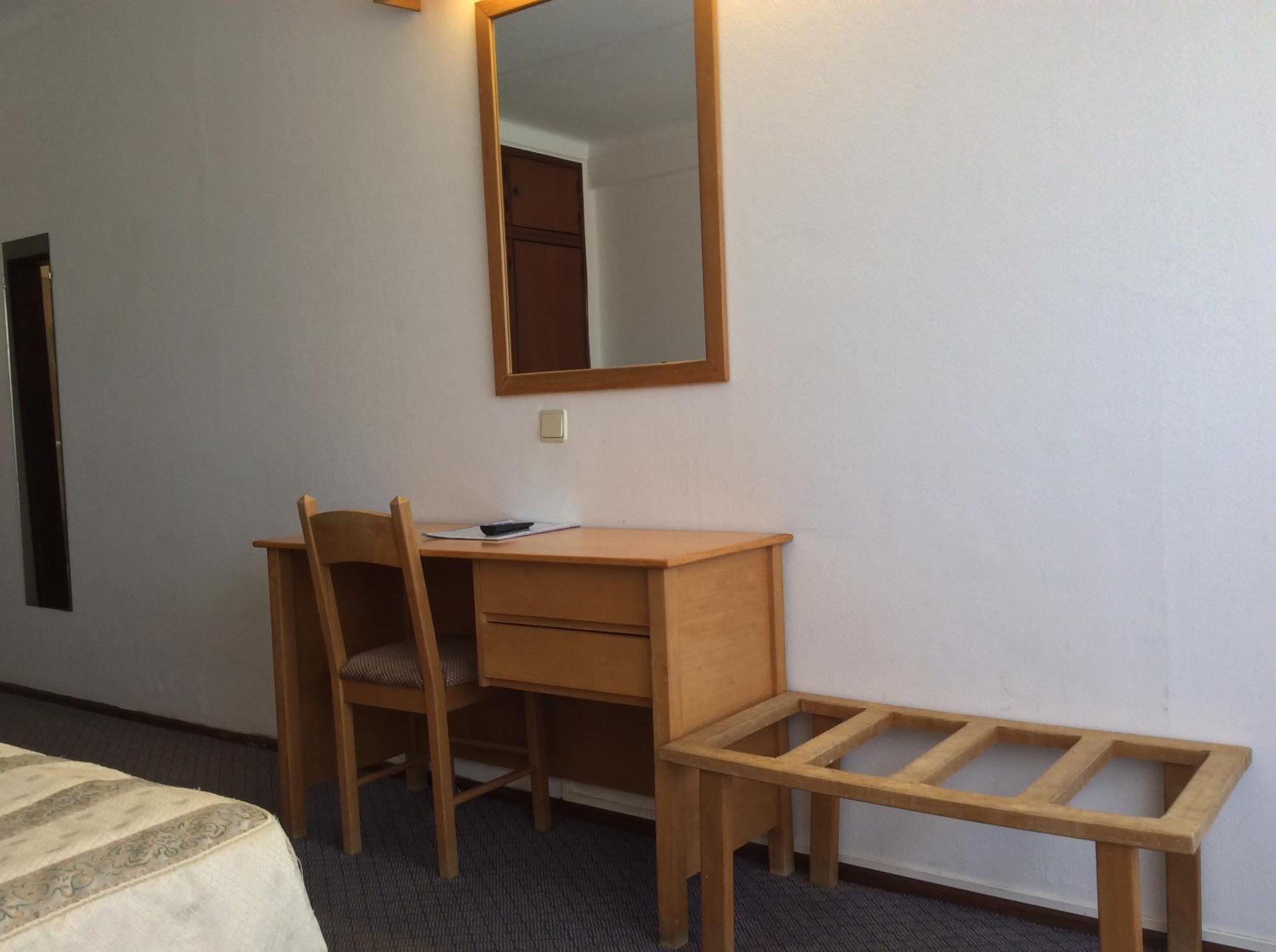 Twin Room - Photo 2
