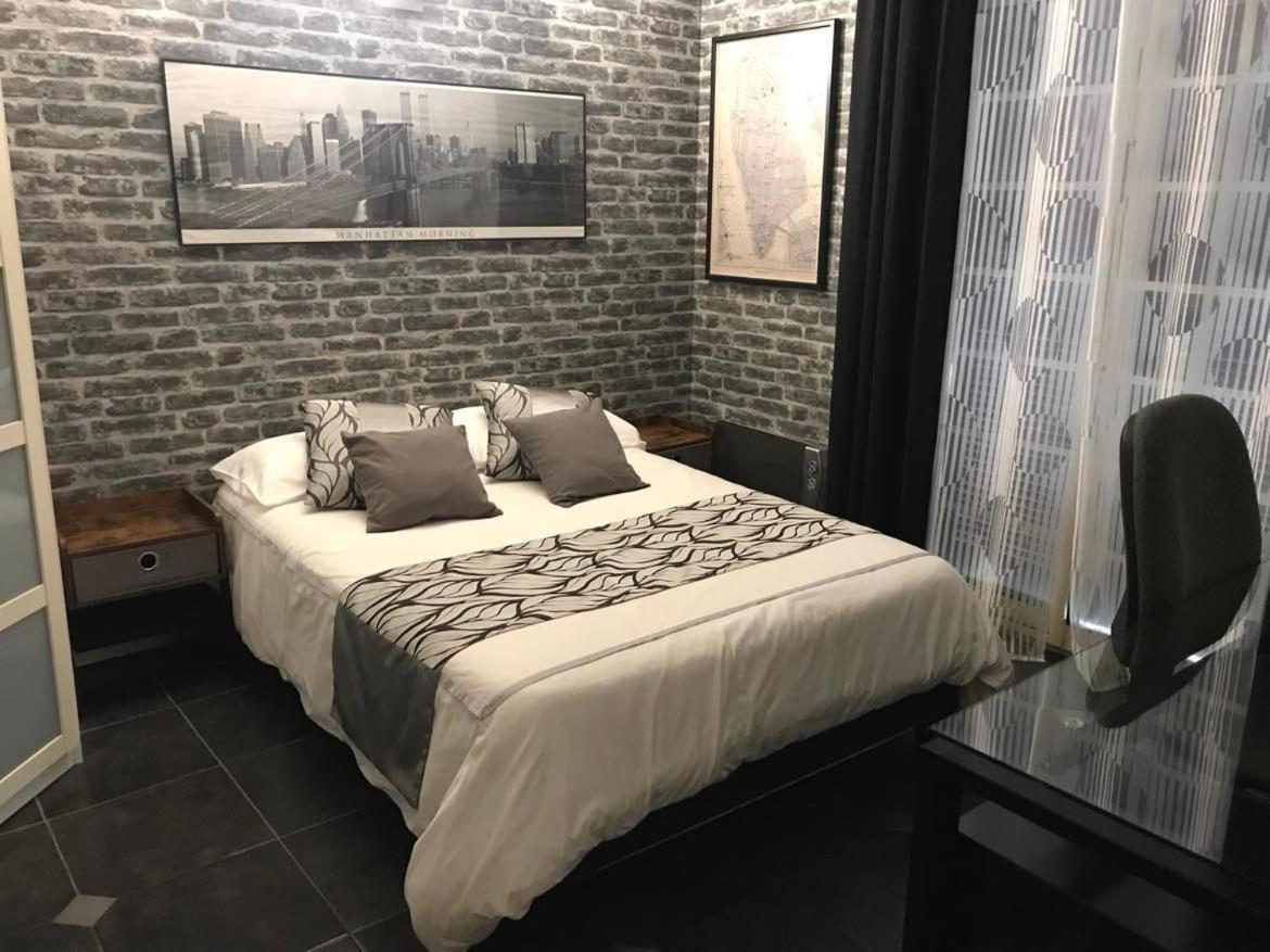 Double Room with Shared Bathroom photo 3