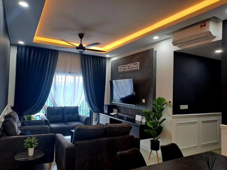 Three-Bedroom Apartment photo 1