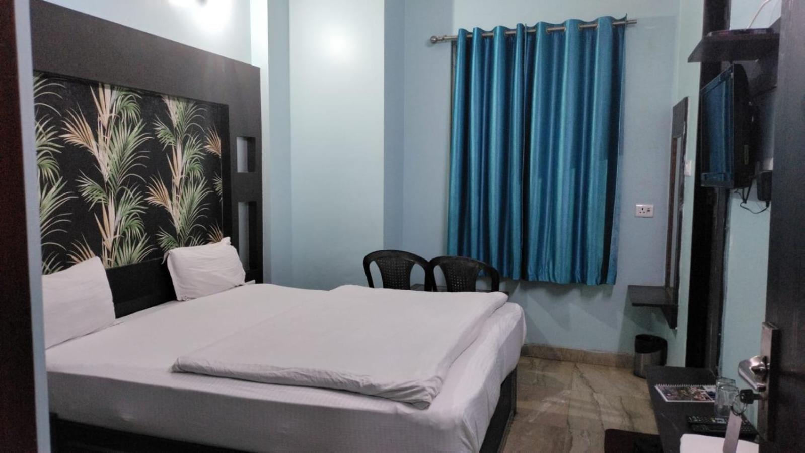 Standard Double Room with Fan photo 3