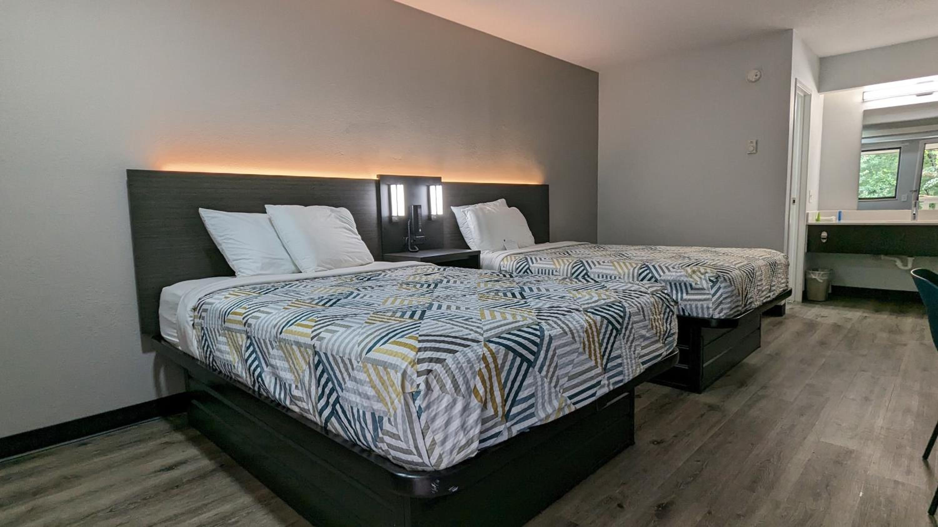 Deluxe Quadruple Room - Photo 4