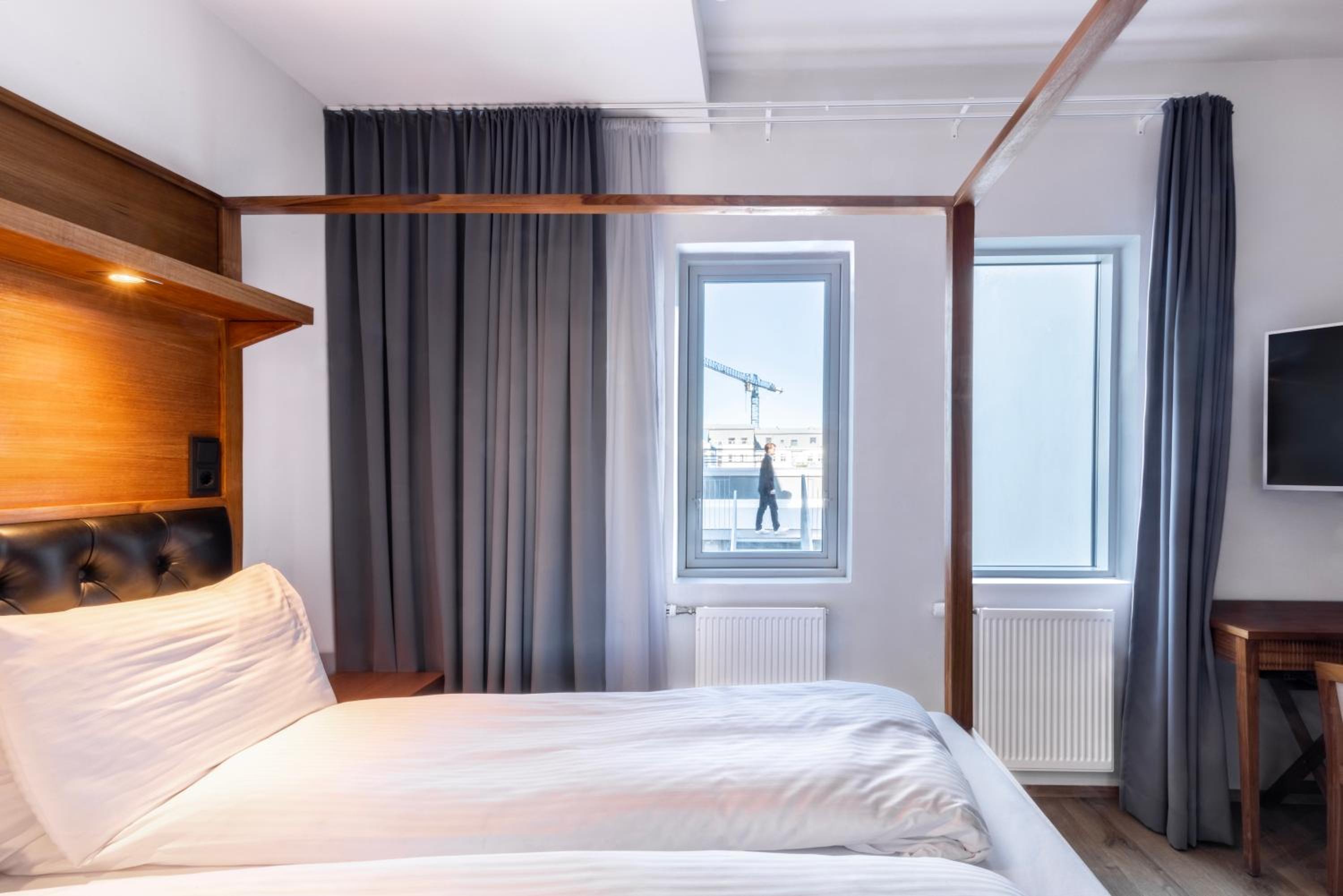 Standard Double Room - Photo 5