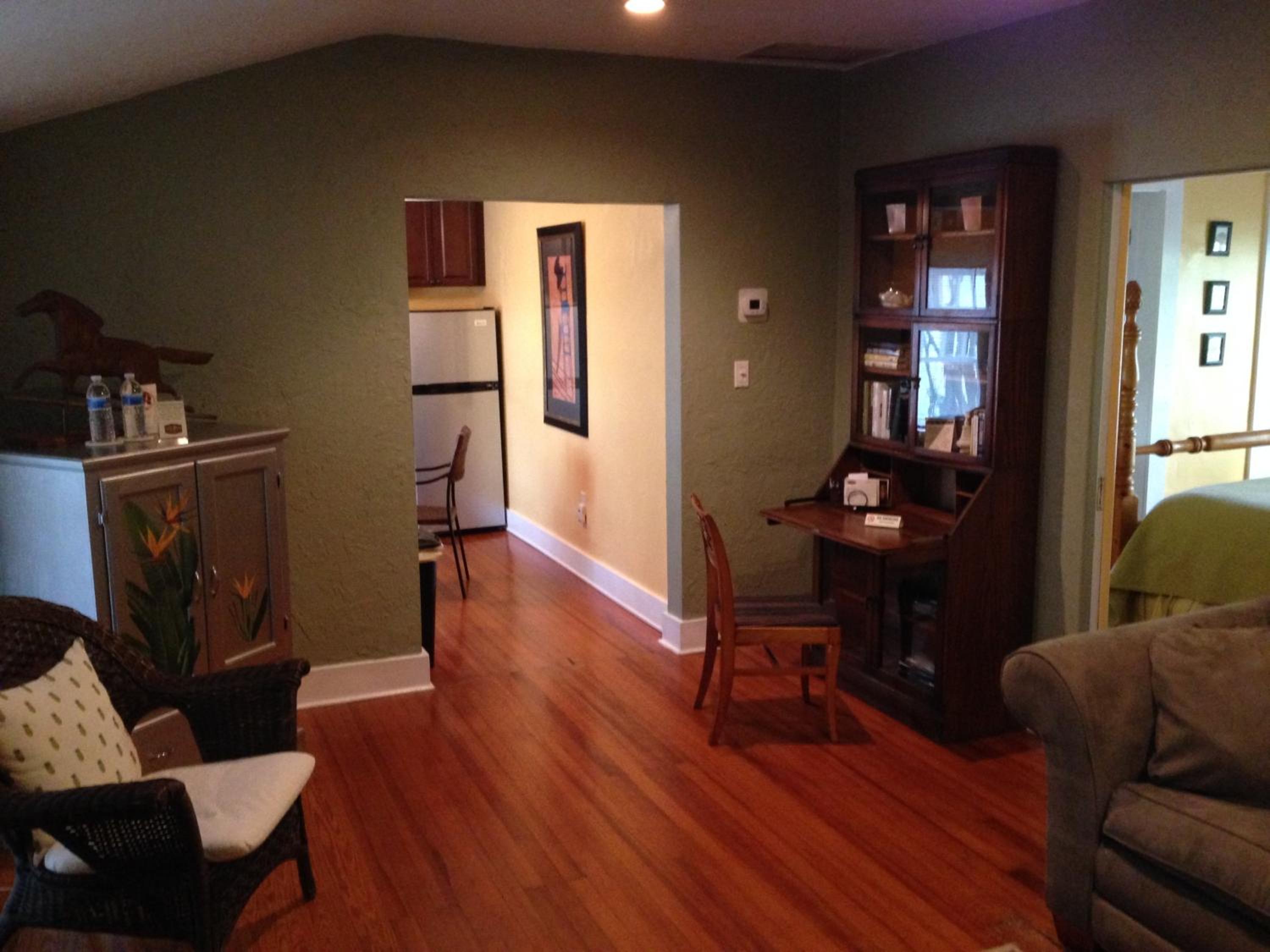 Pineapple Suite photo 2