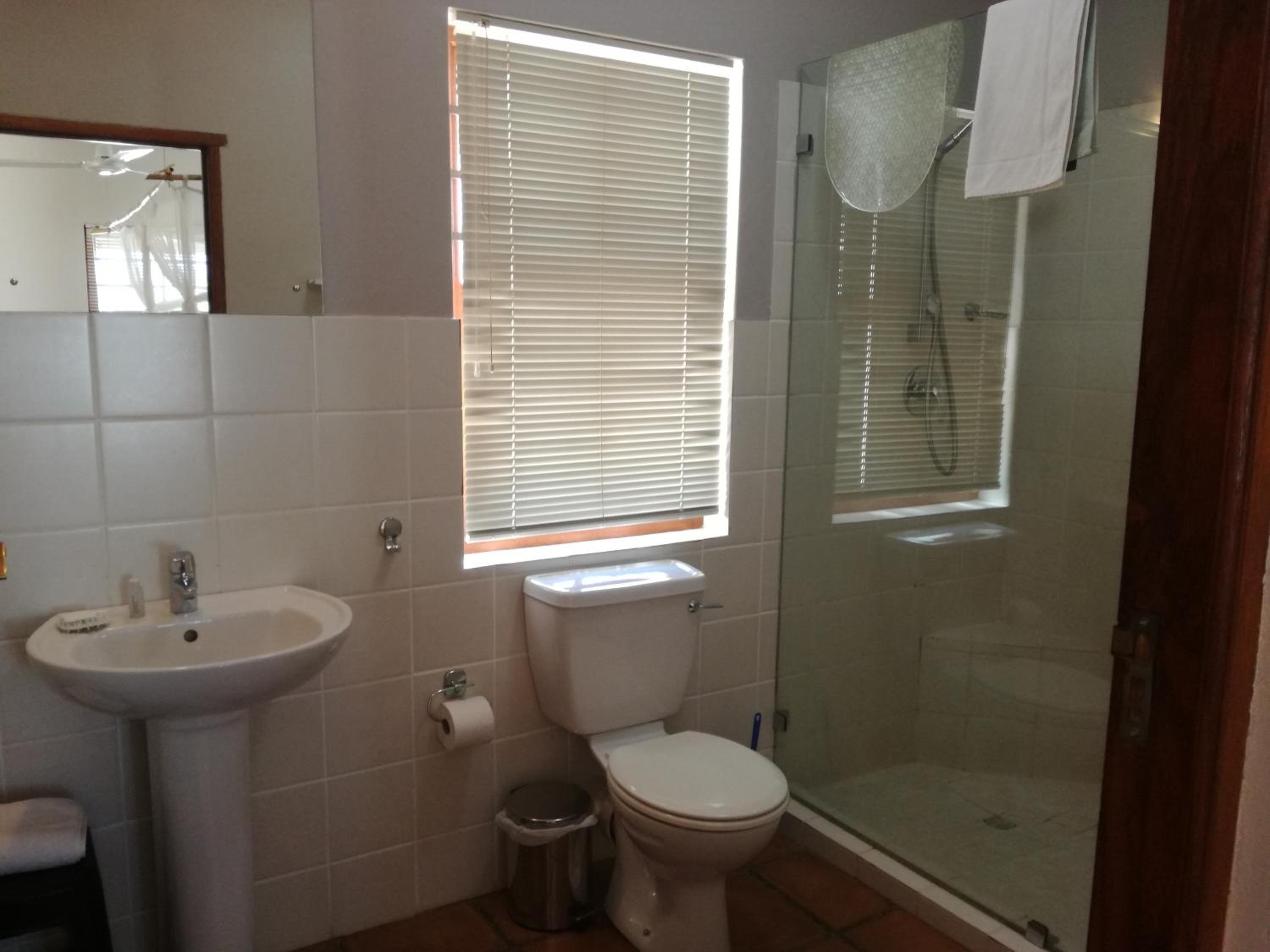 Double or Twin Room - Photo 7