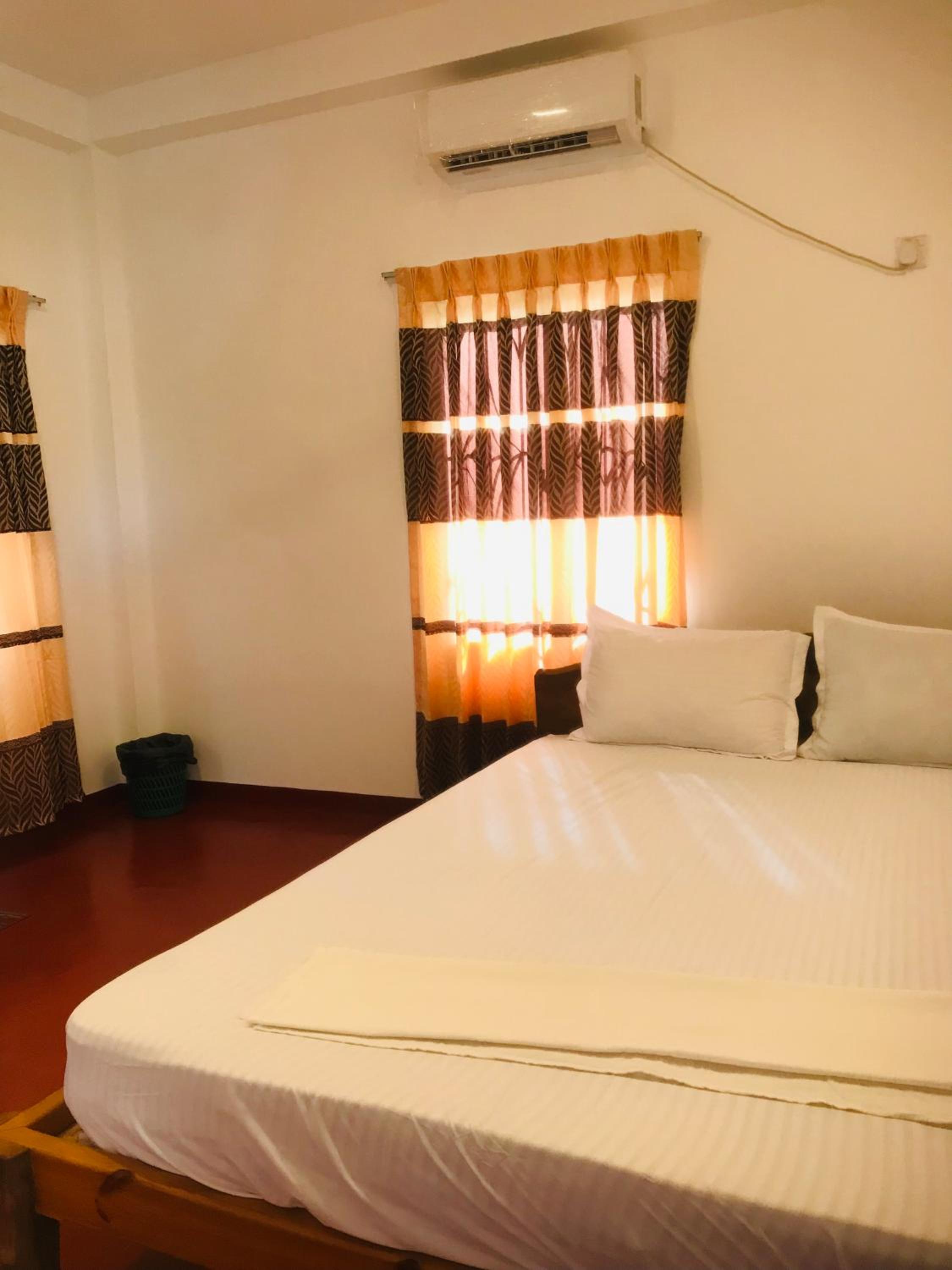 Economy Double Room photo 3