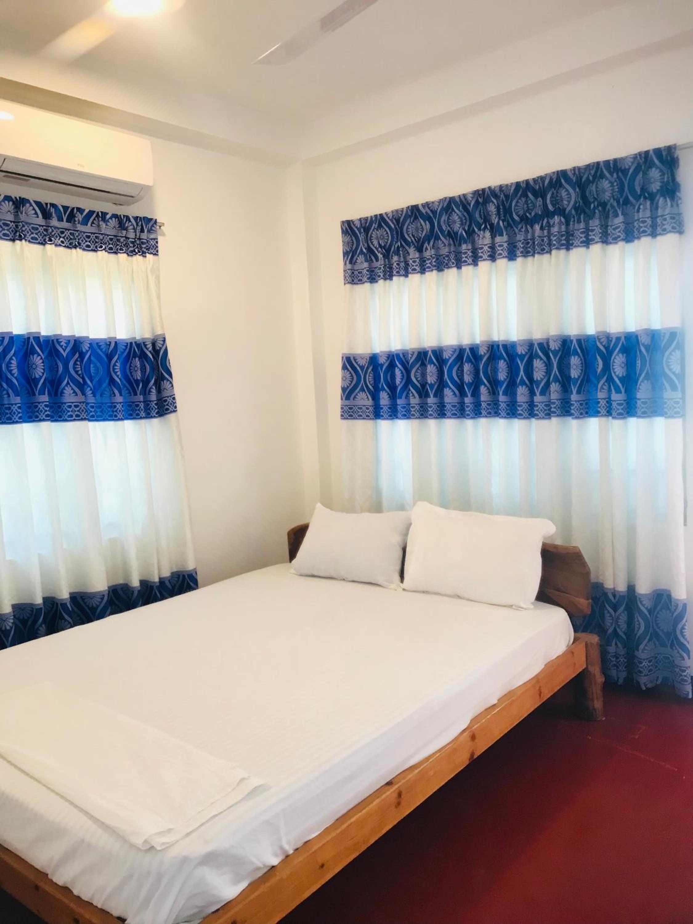 Economy Double Room photo 1