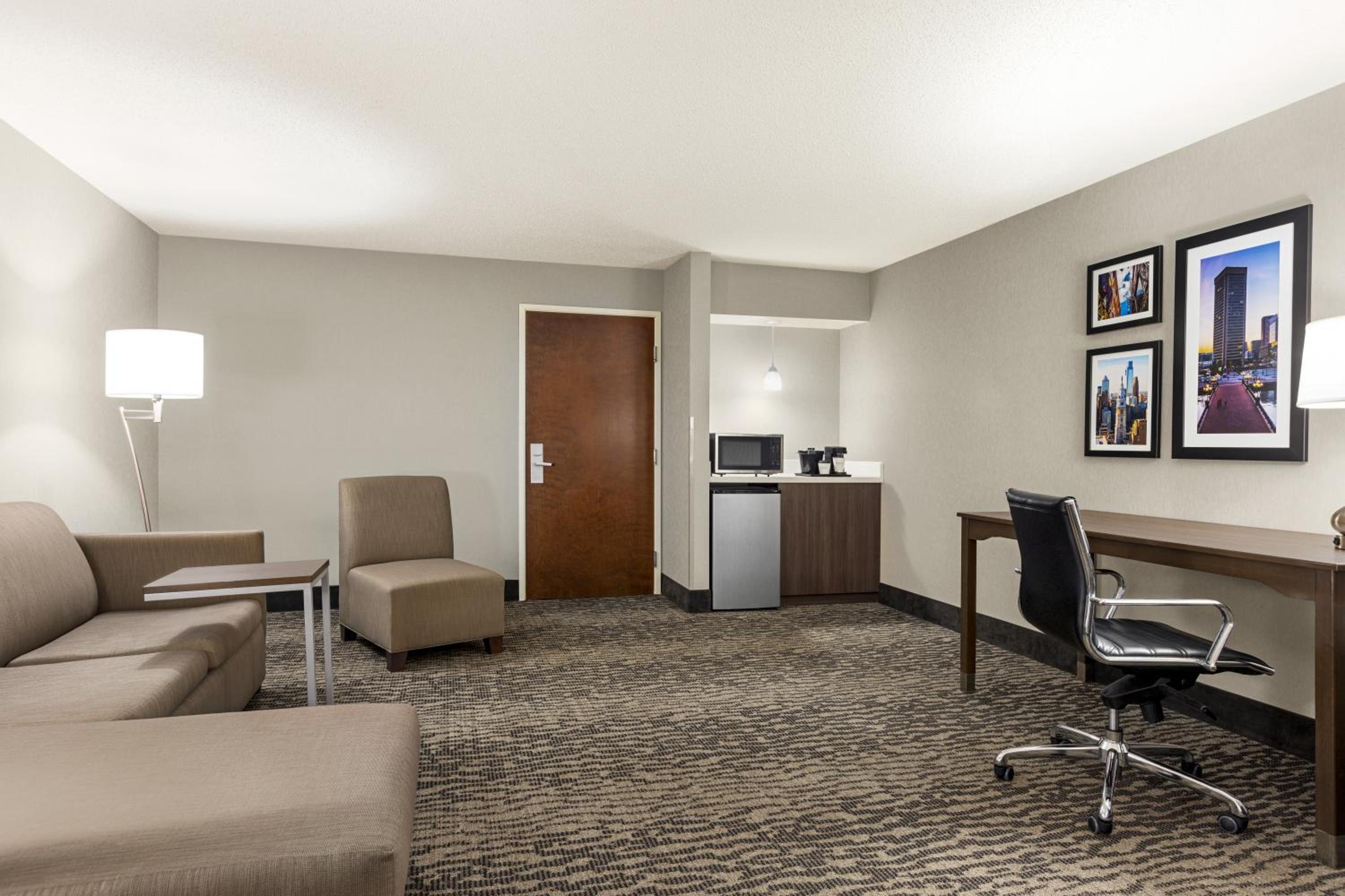 Studio Suite with Two Double Beds - Non-Smoking - Photo 3