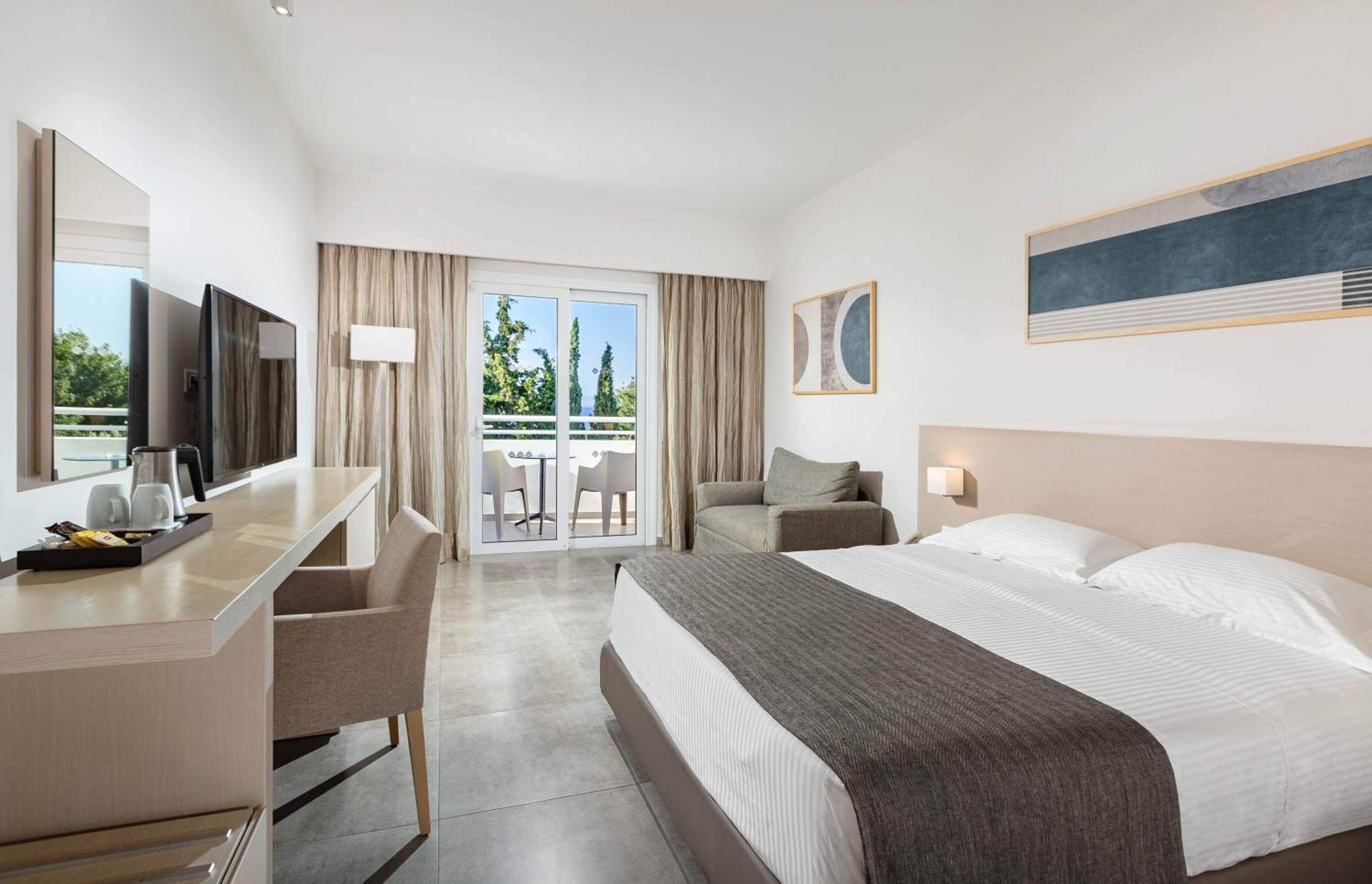Deluxe Double or Twin Room - Photo 3