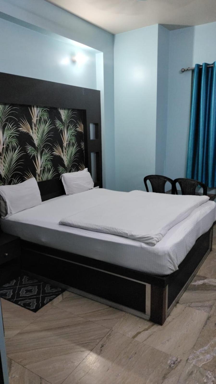 Standard Double Room with Fan photo 2