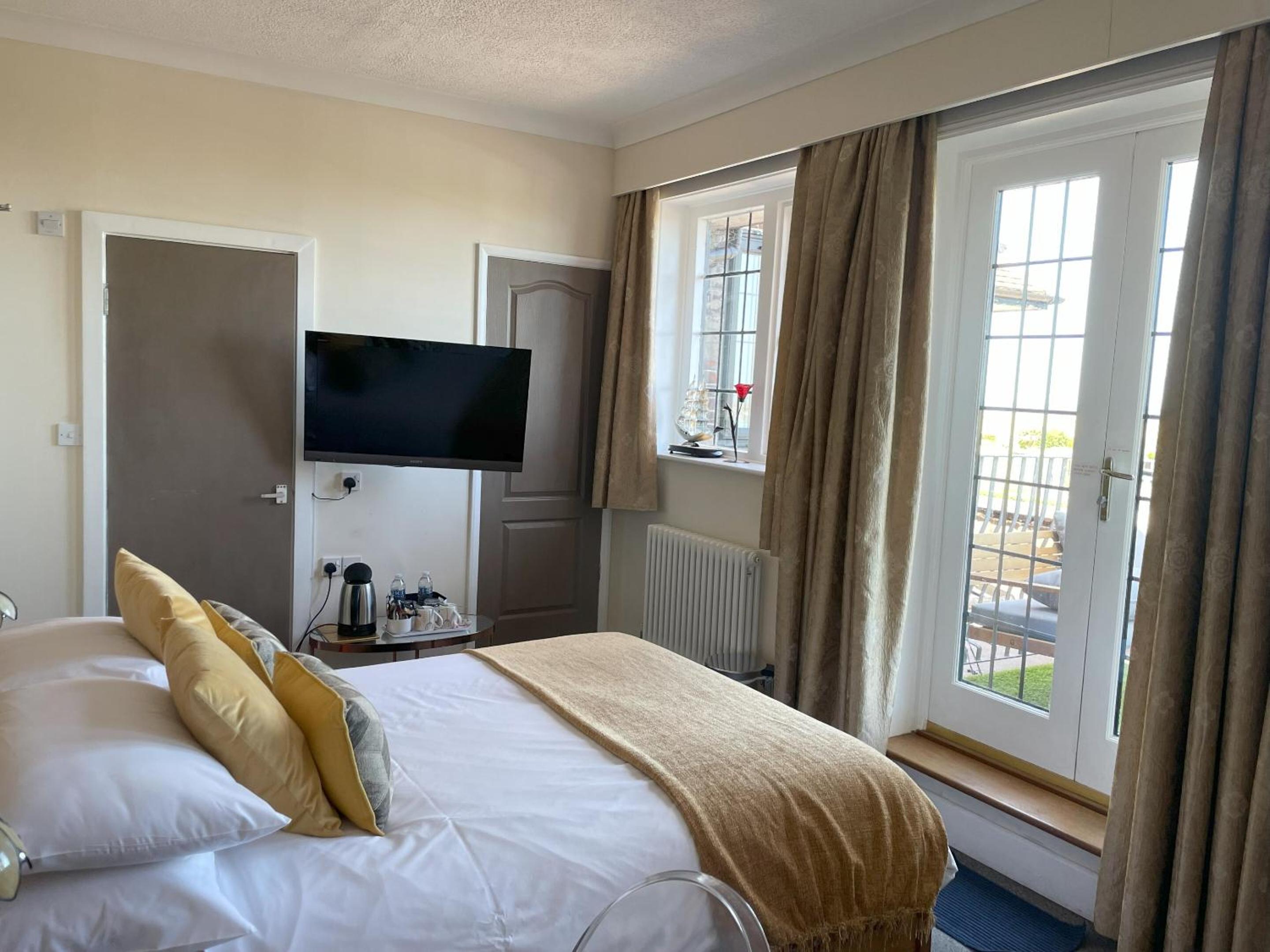 Double Room with Sea View - Photo 10