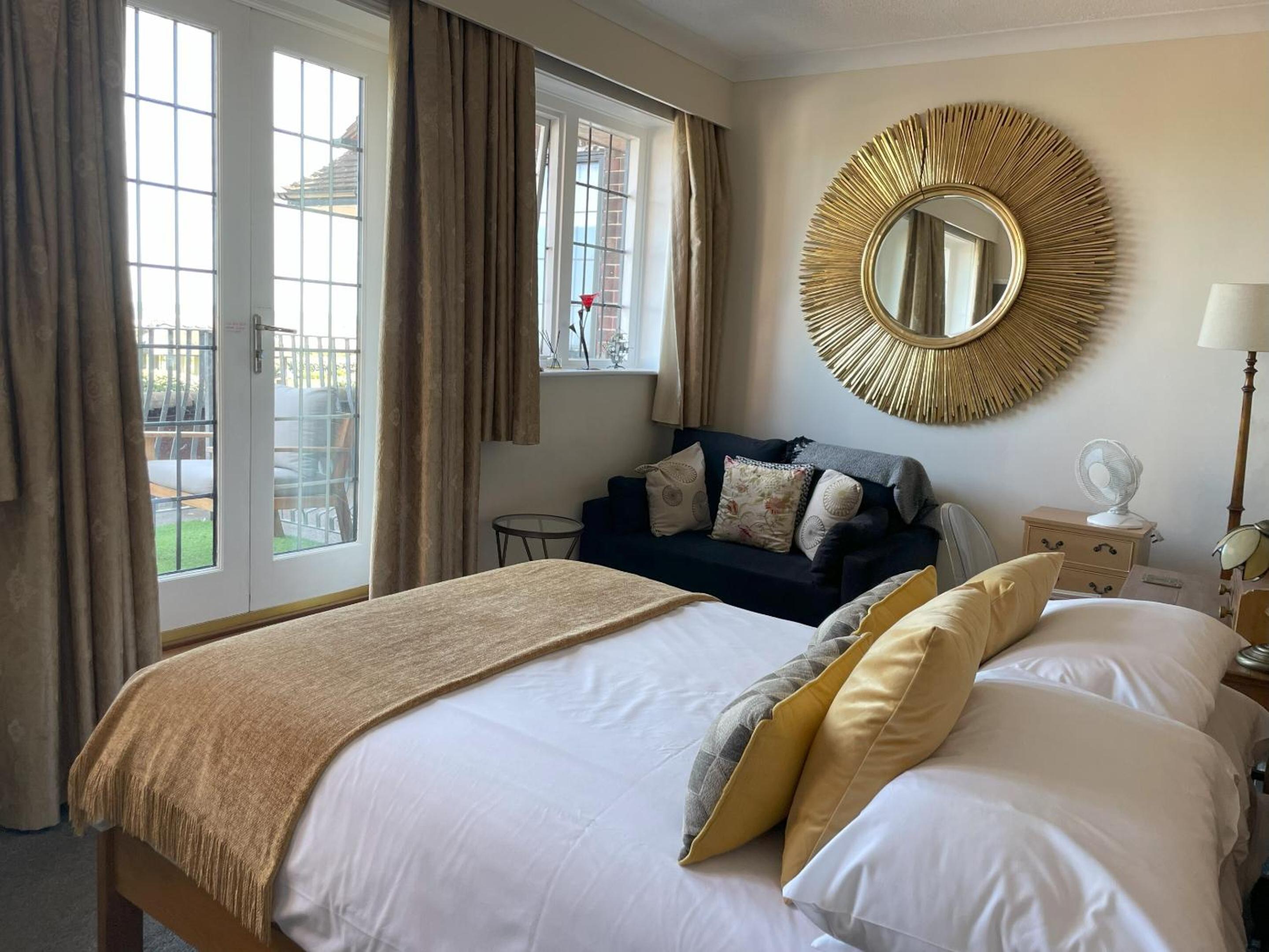 Double Room with Sea View - Photo 9