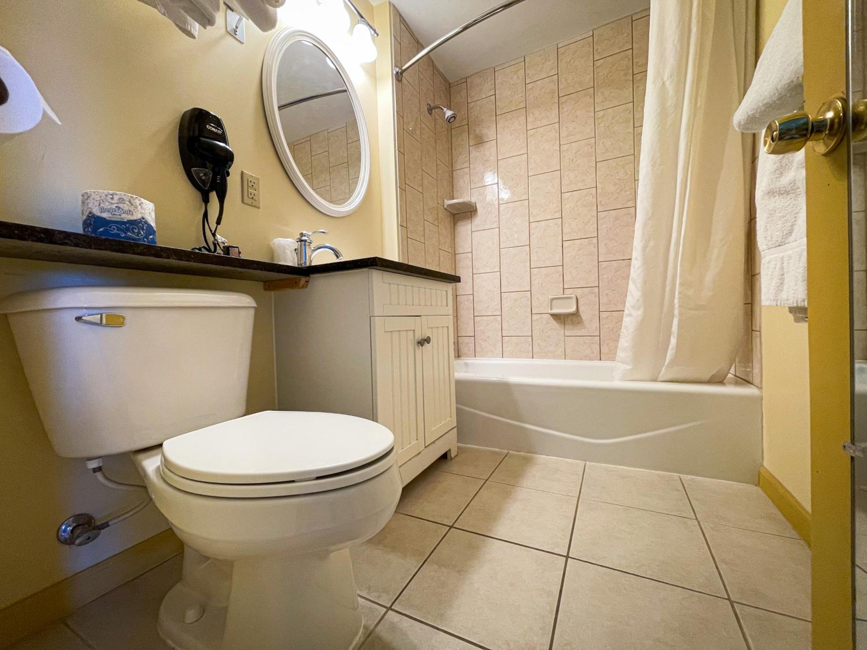 Standard King Room photo 2