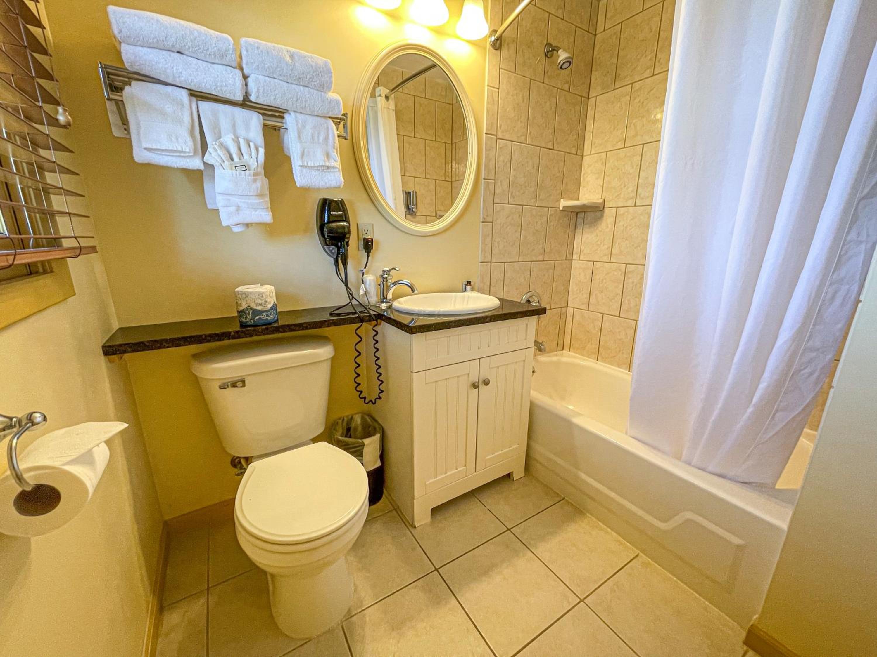 Standard Queen Room photo 3