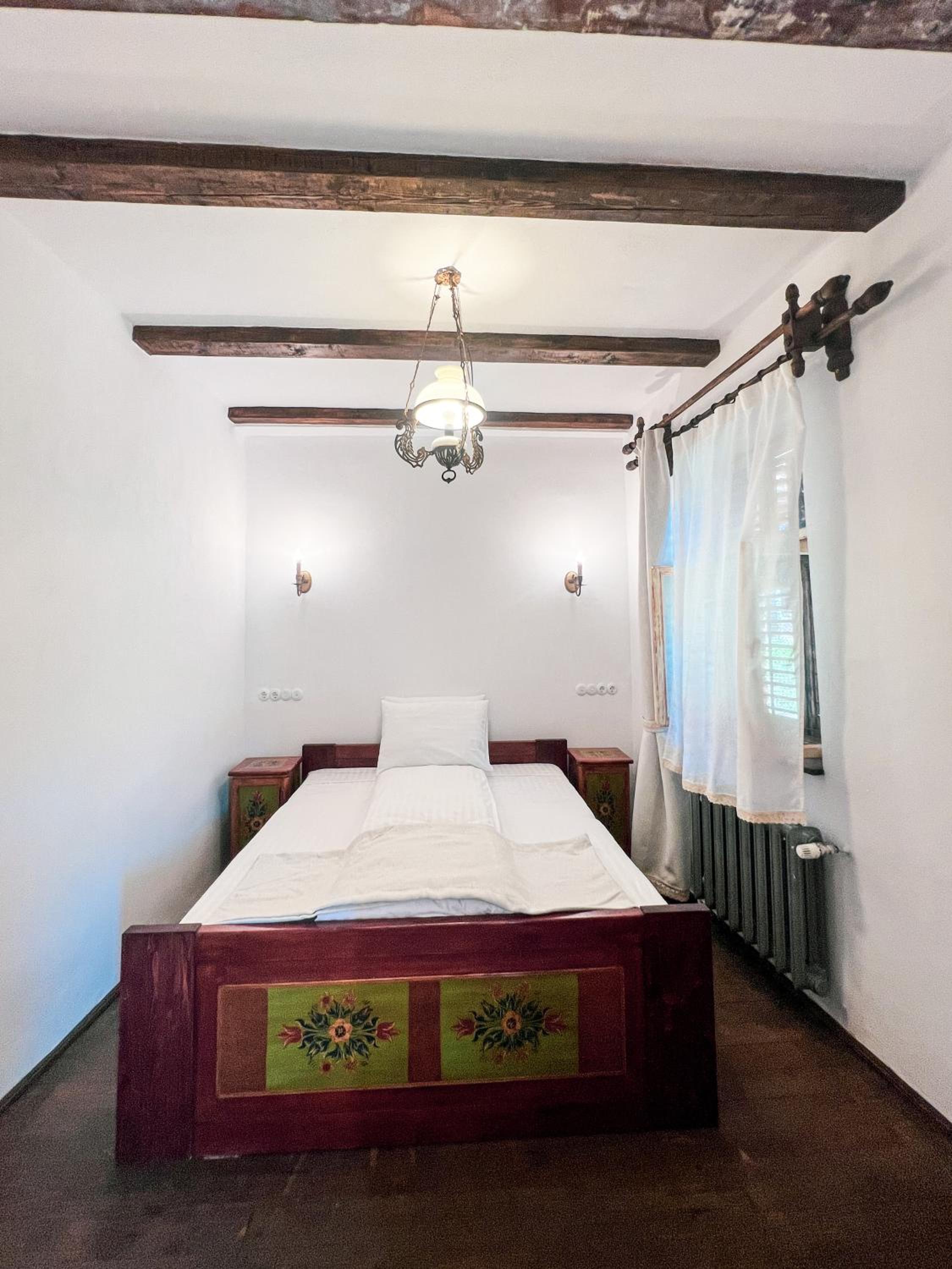 Queen Room photo 3