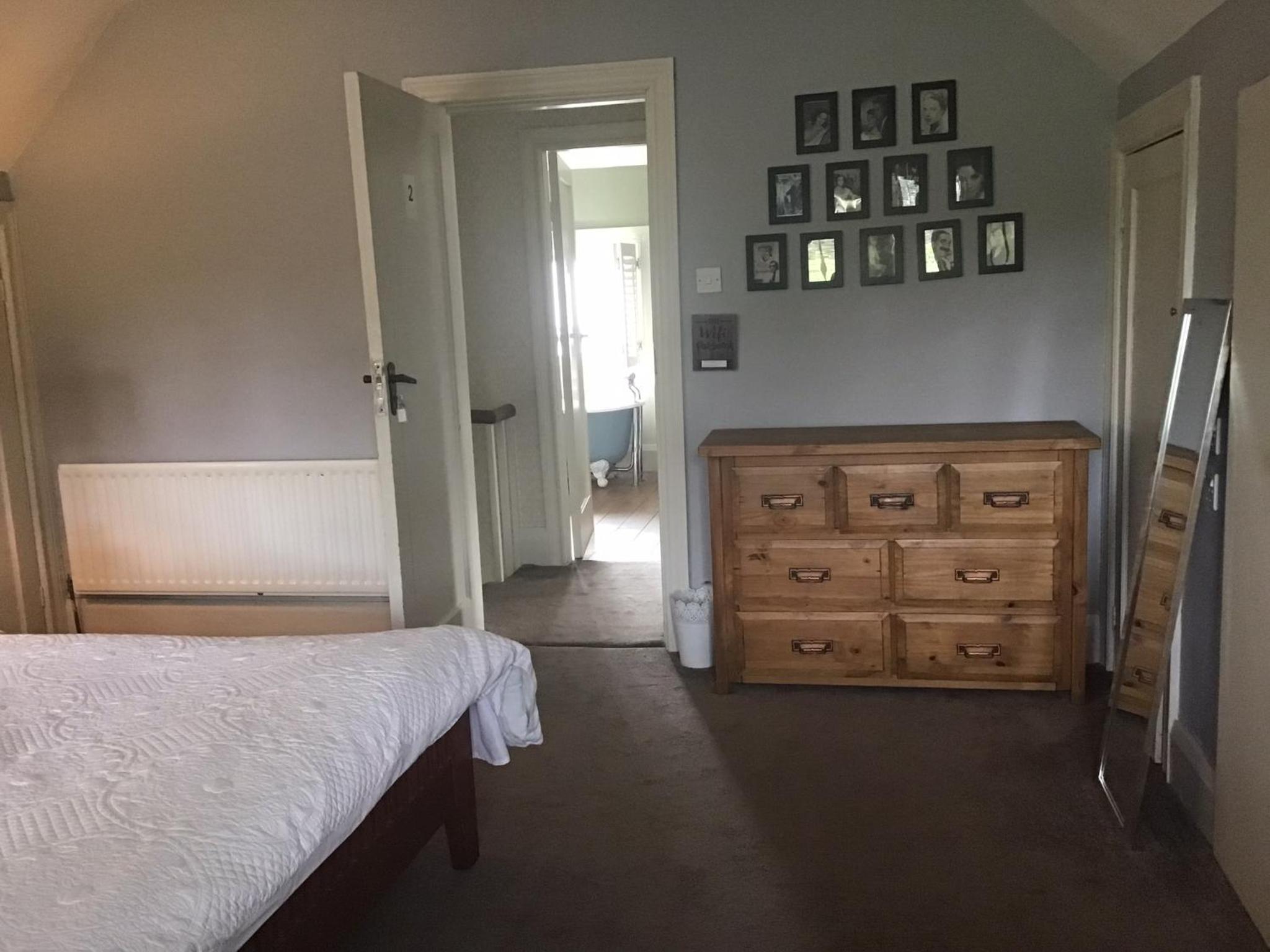 Double Room with Shared Bathroom photo 1