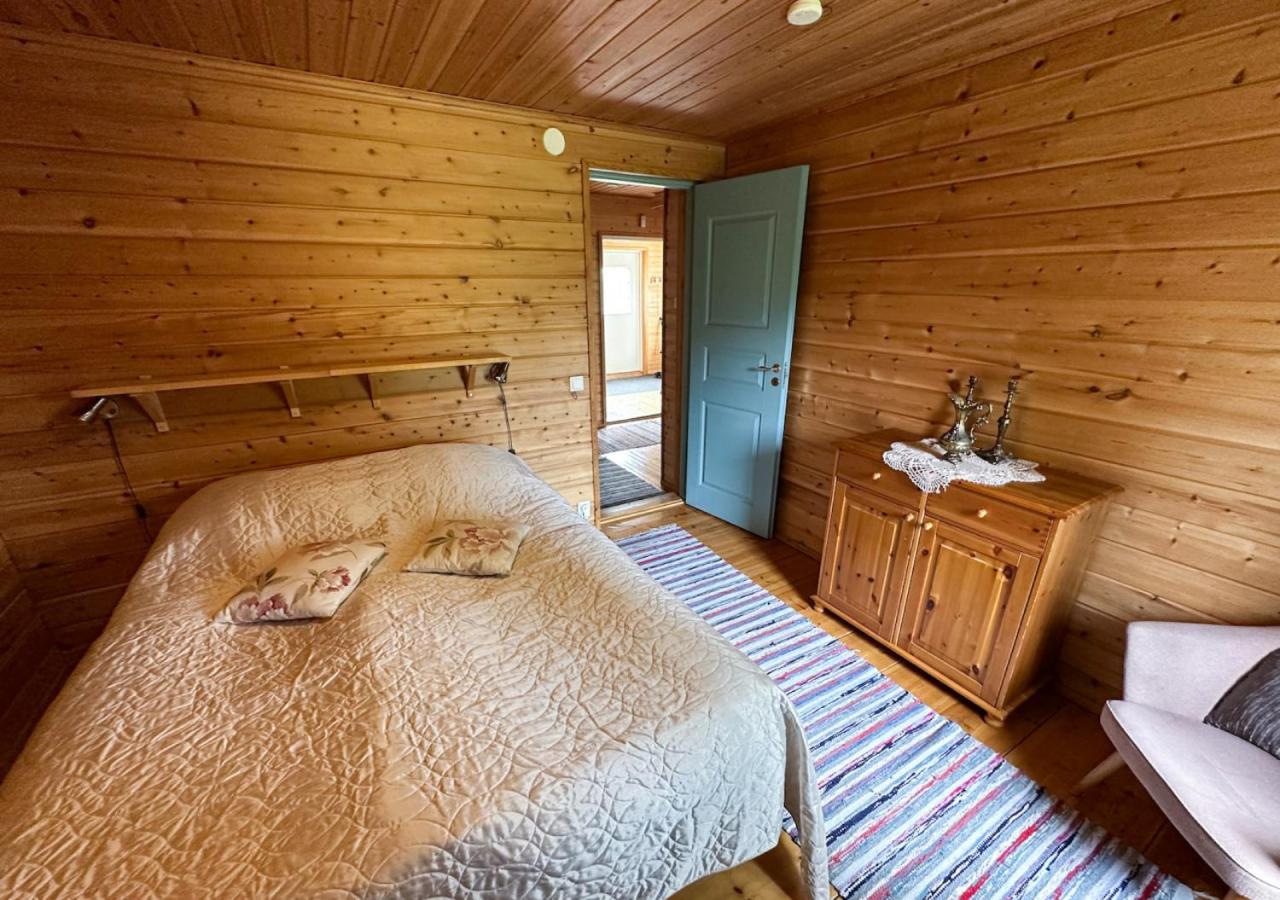 Four-Bedroom Cottage with Sauna photo 2