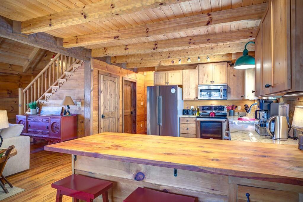 Three-Bedroom House photo 3