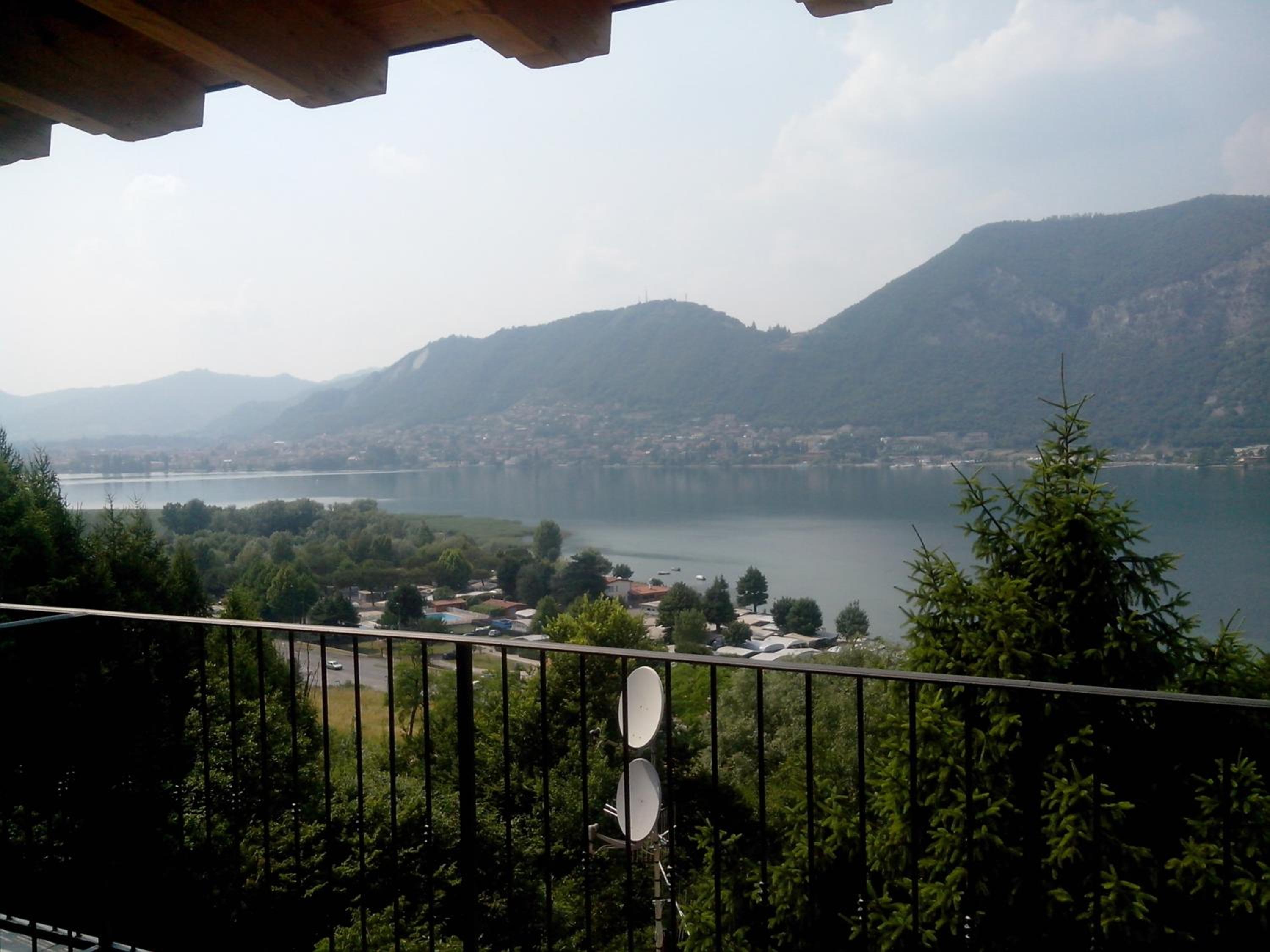 Double Room with Lake View - Photo 5