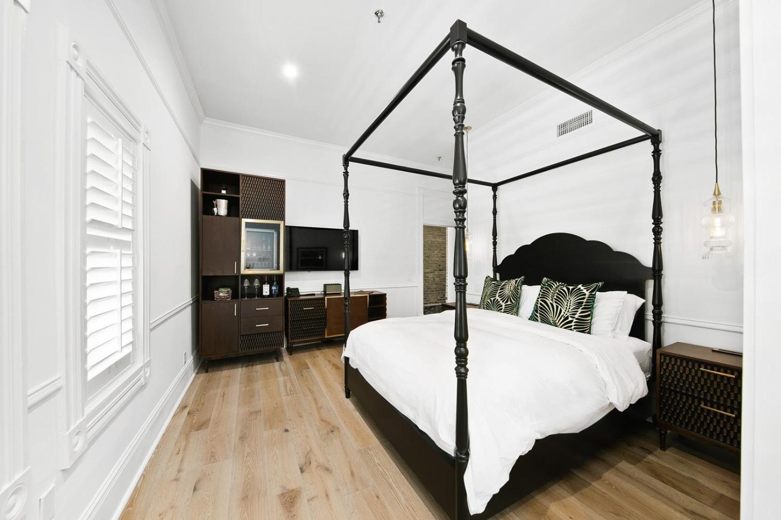 Deluxe Queen Room - Photo 1