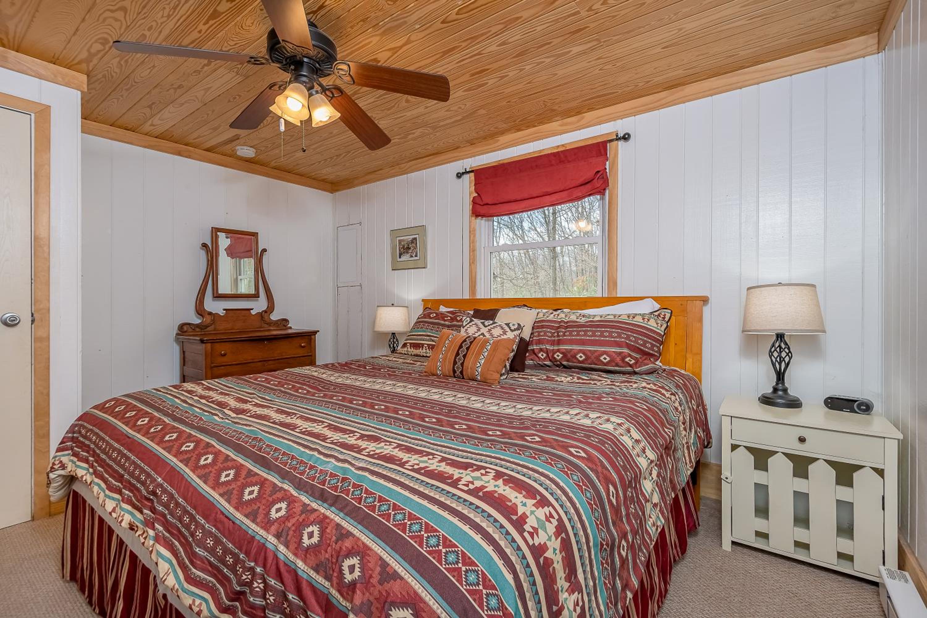 Three-Bedroom House photo 3