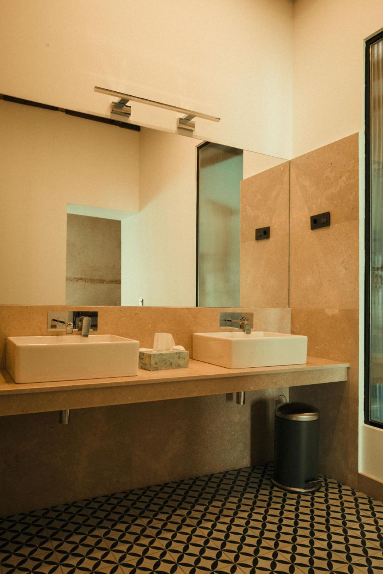 Executive Suite photo 3