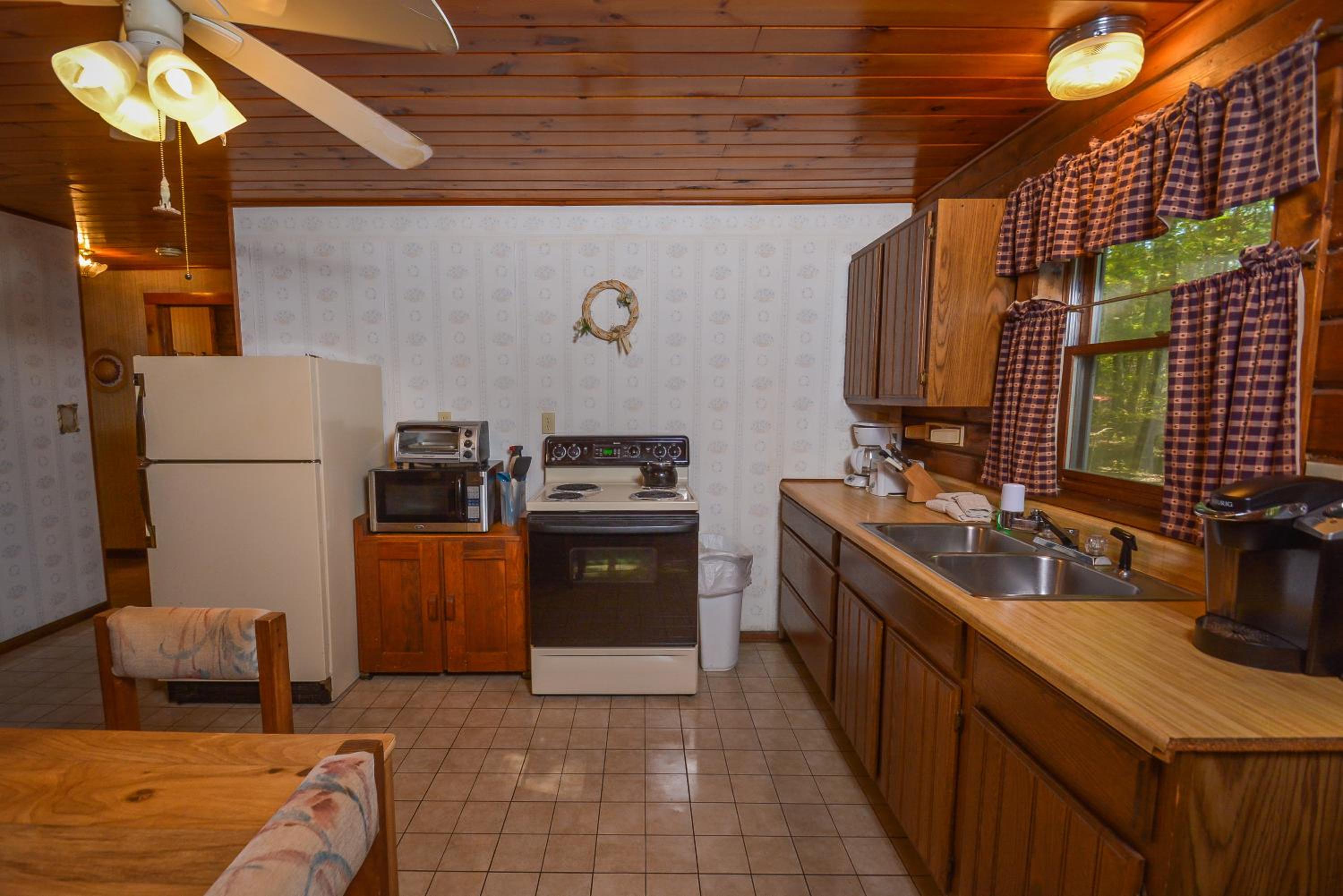 Three-Bedroom House photo 3