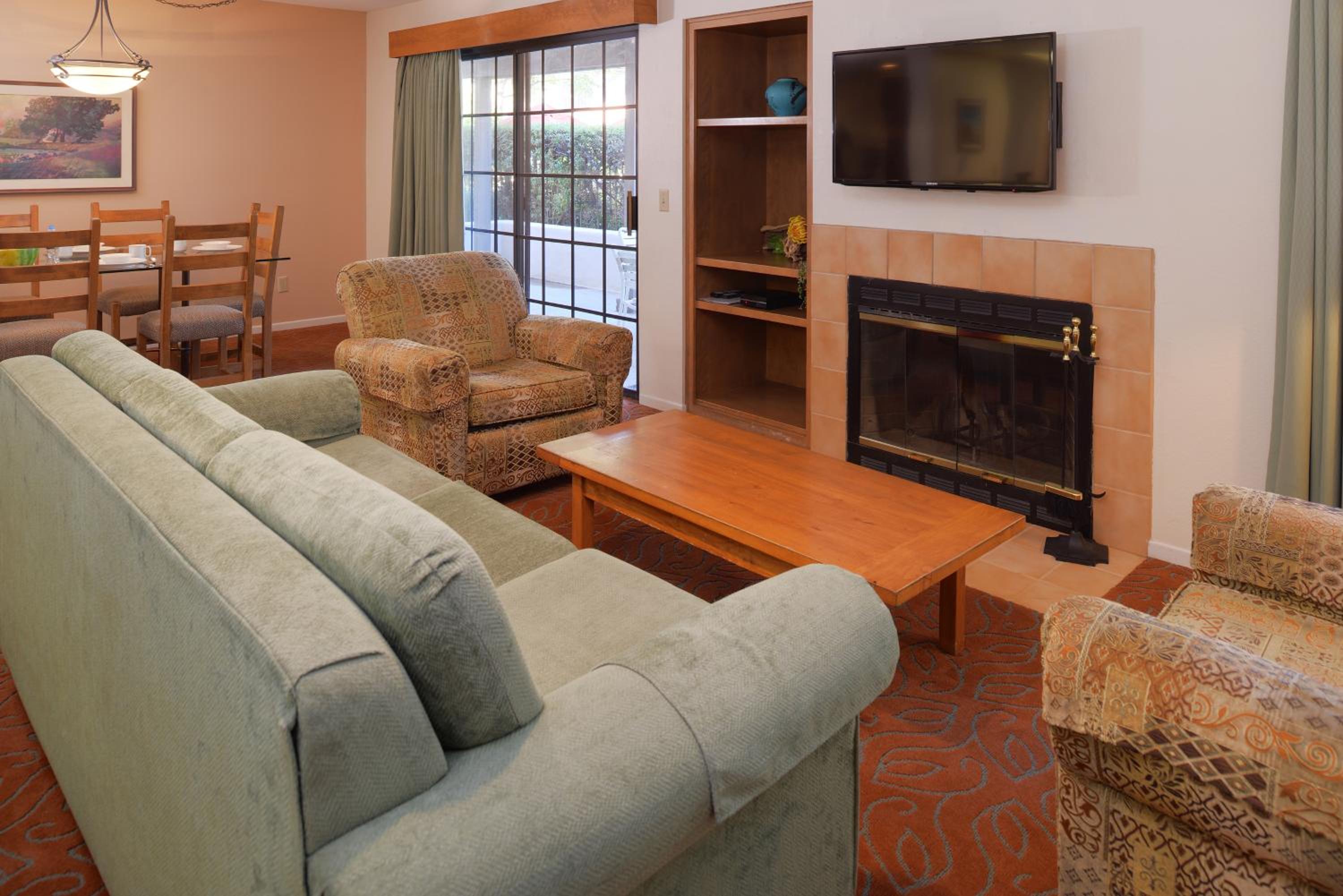 Two-Bedroom Villa - Photo 2