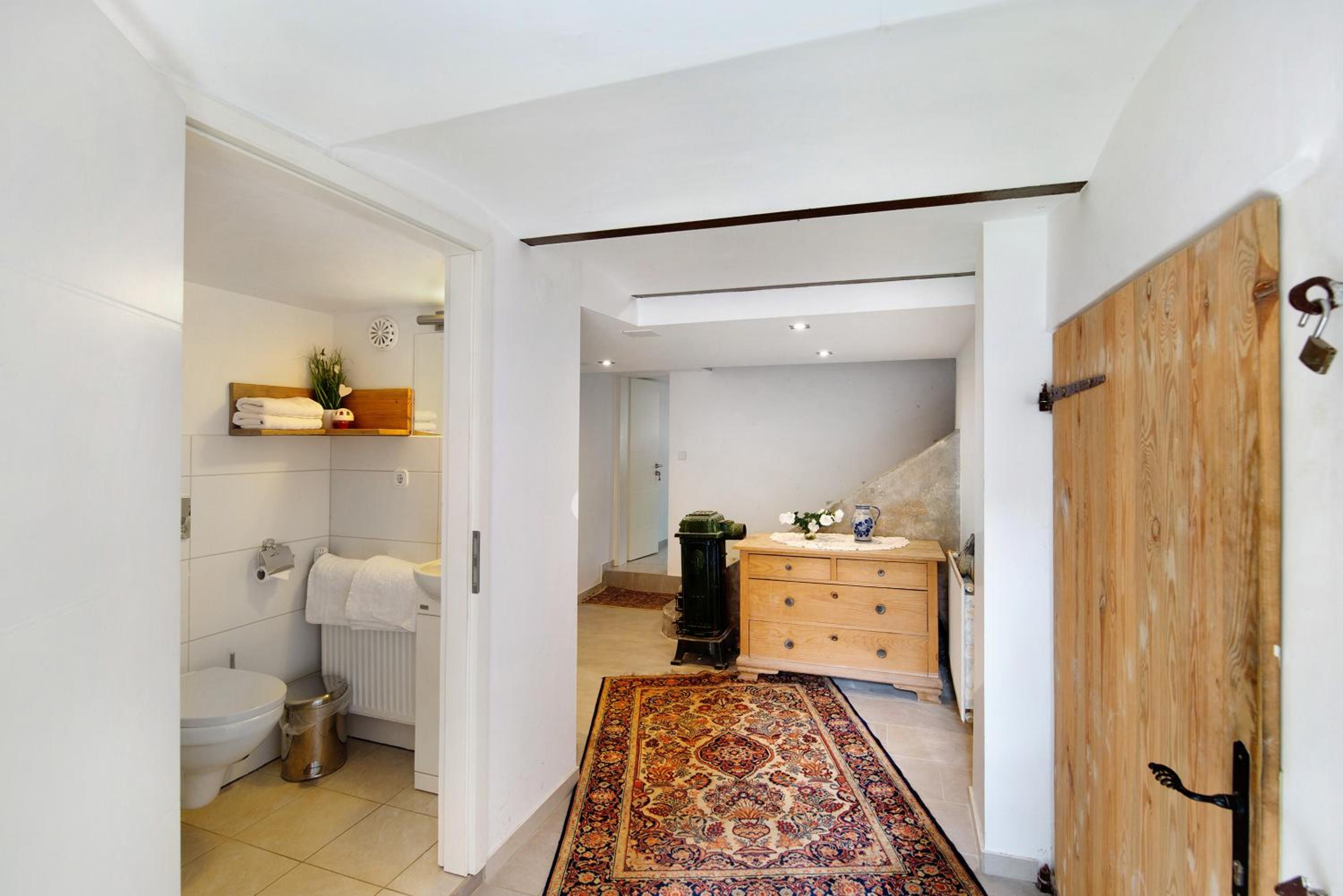 Apartment with Shower photo 2
