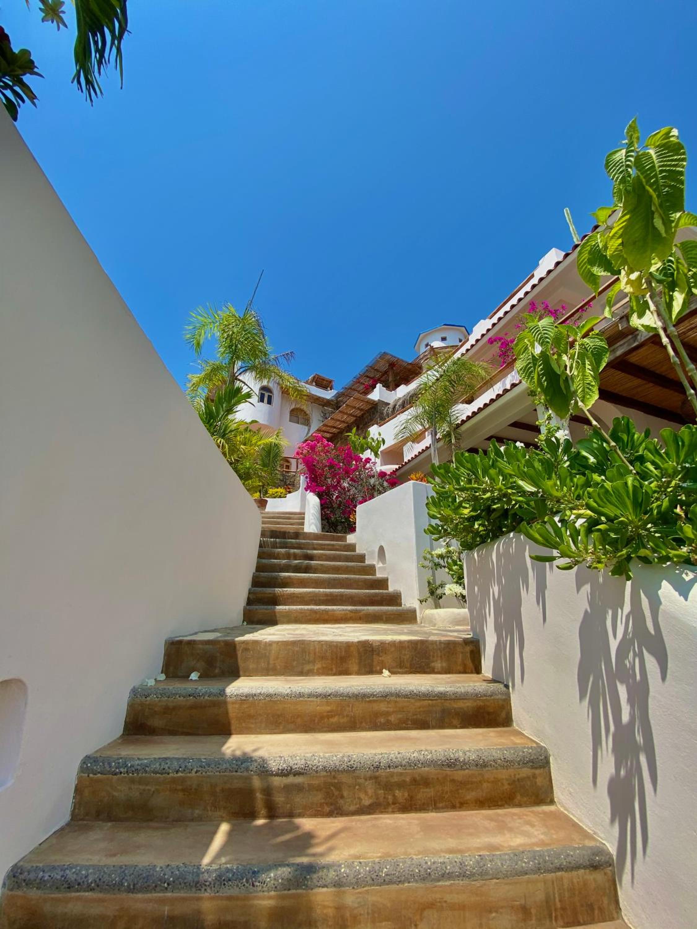 Deluxe Double Room with Balcony and Sea View photo 2