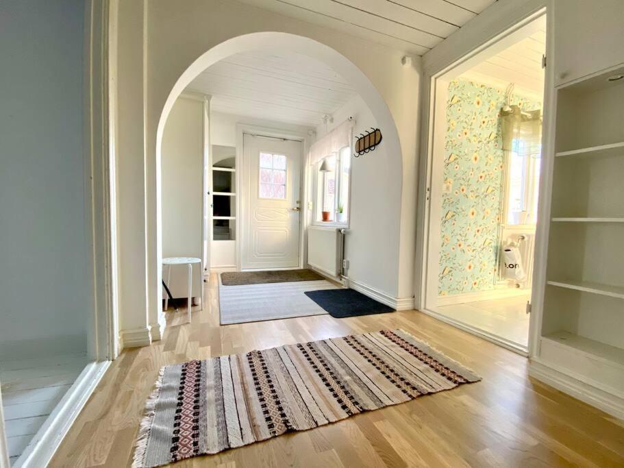 One-Bedroom House photo 1