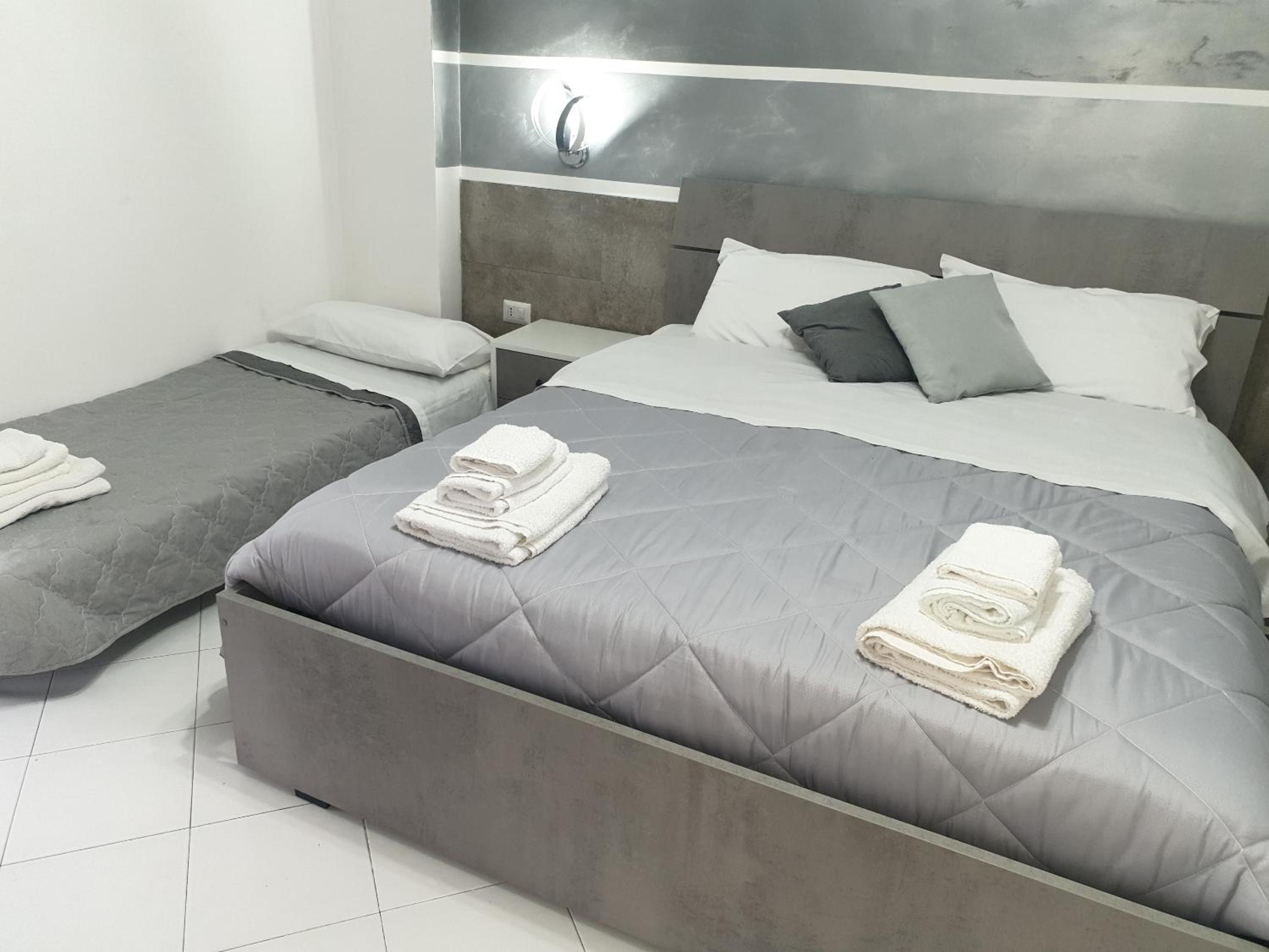 Triple Room with Shower - Photo 2