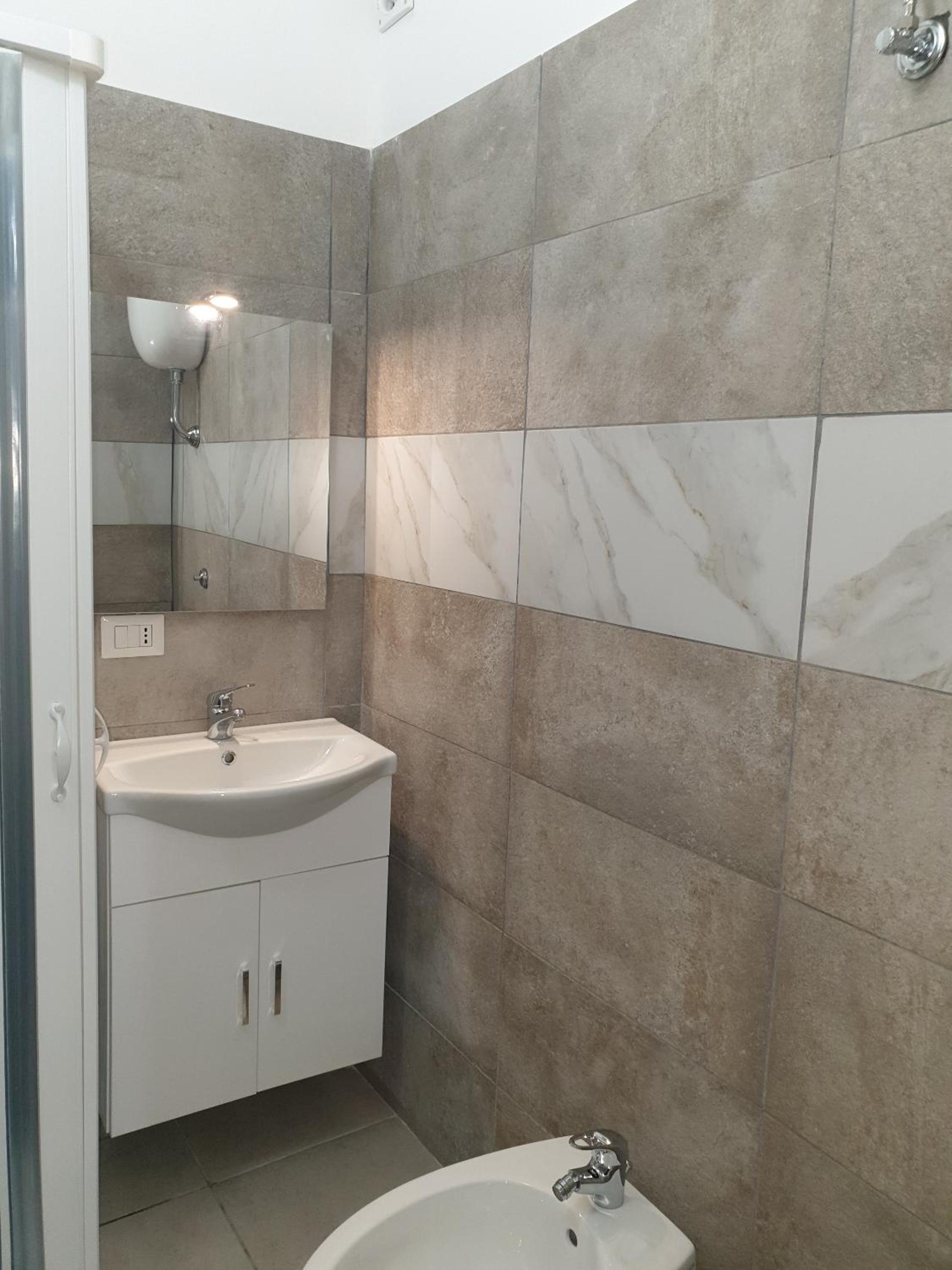 Triple Room with Shower - Photo 9