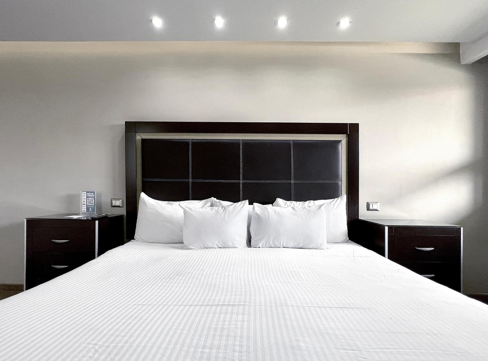 Standard King Room - Photo 1