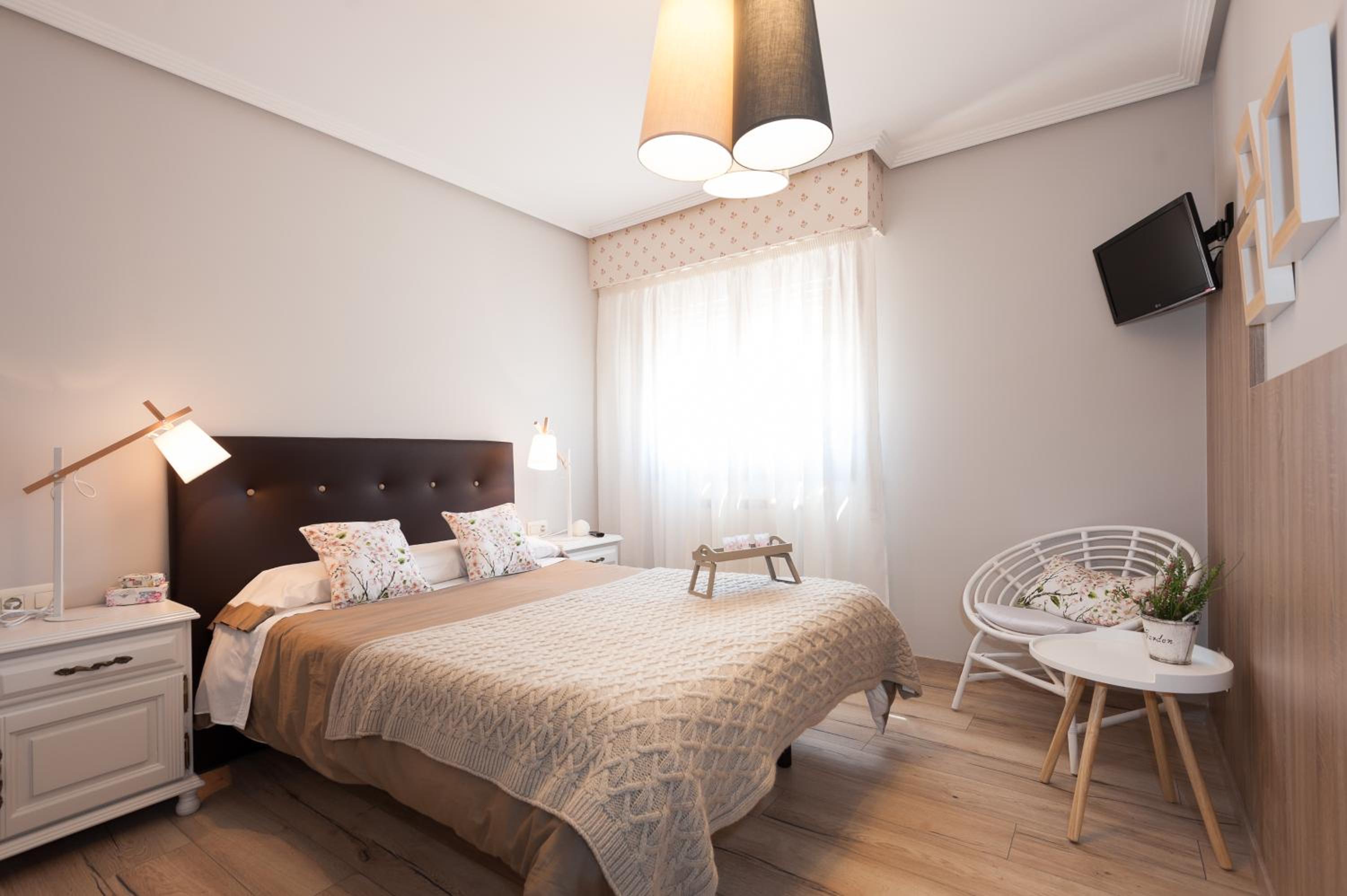 Double or Twin Room - Photo 3