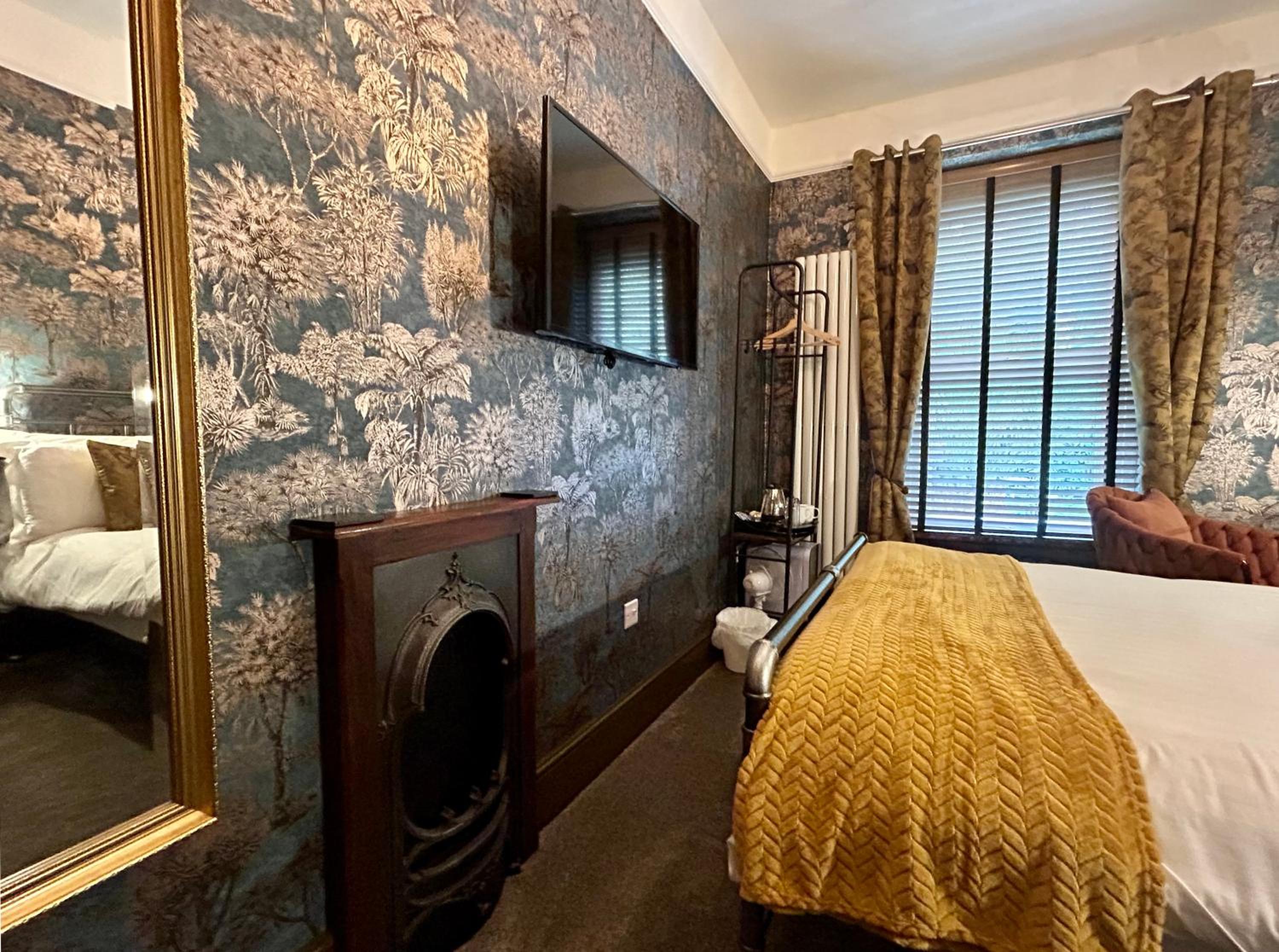 Small Double Room - Photo 3