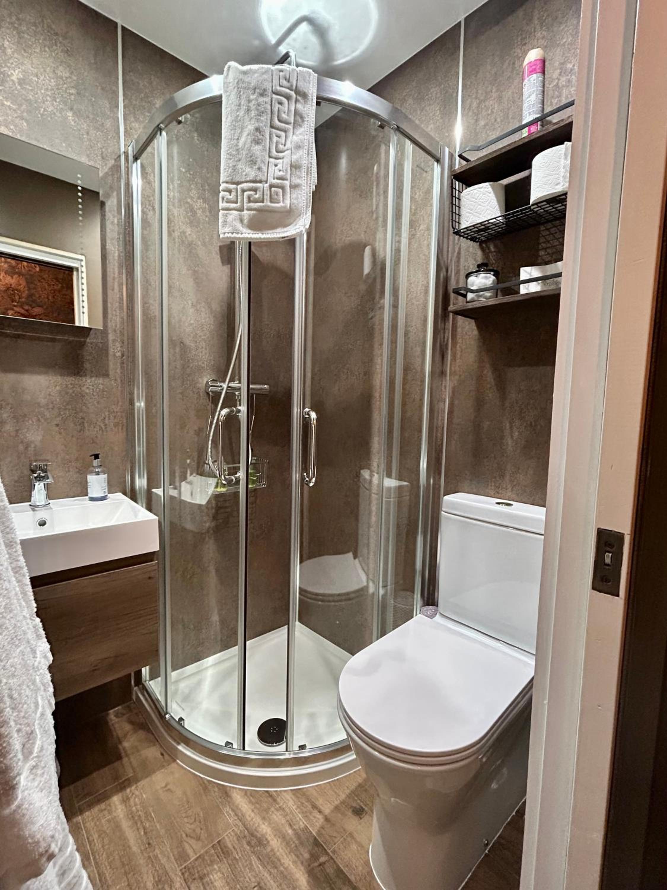 Small Double Room - Photo 5