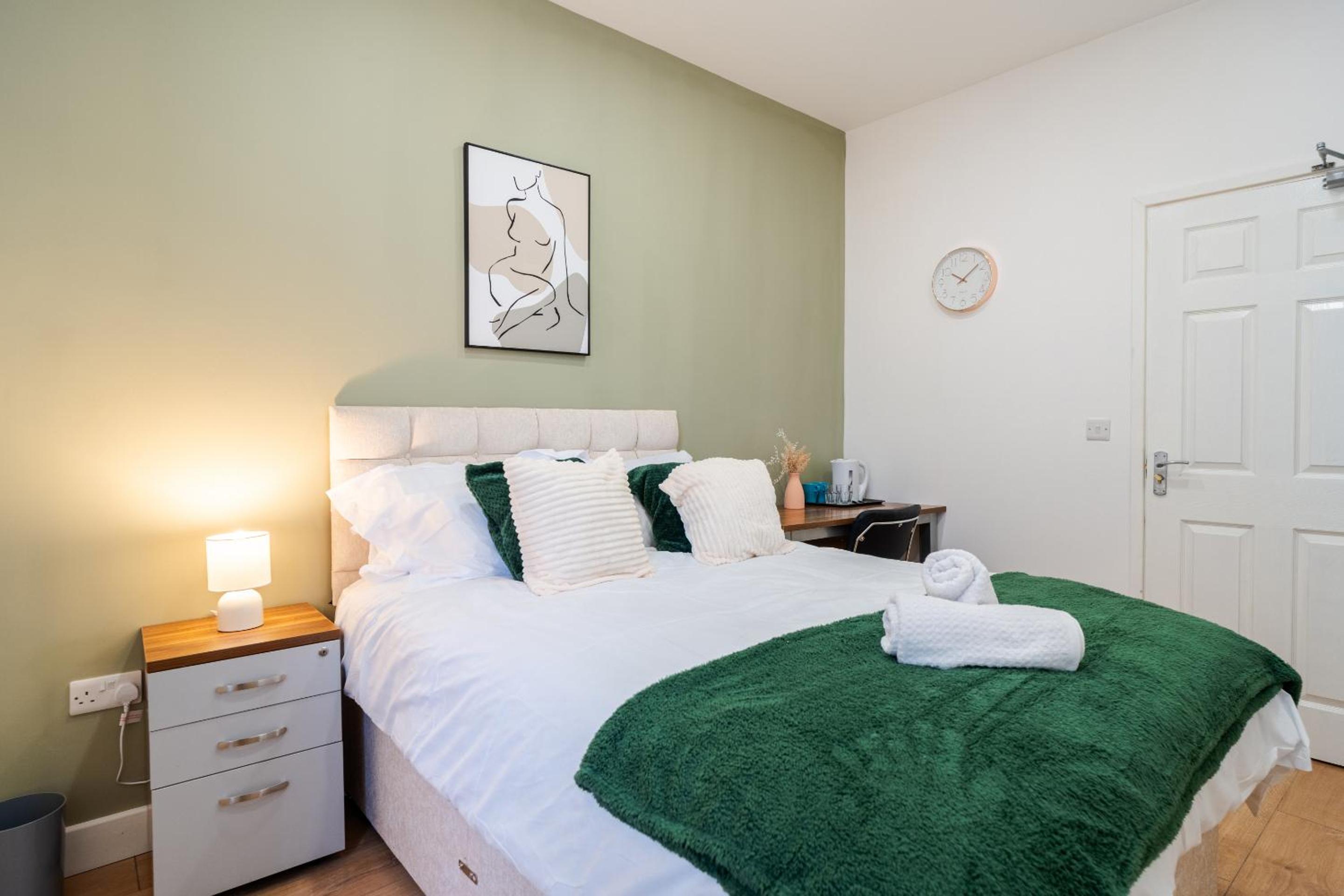 Standard Double Room - Photo 8
