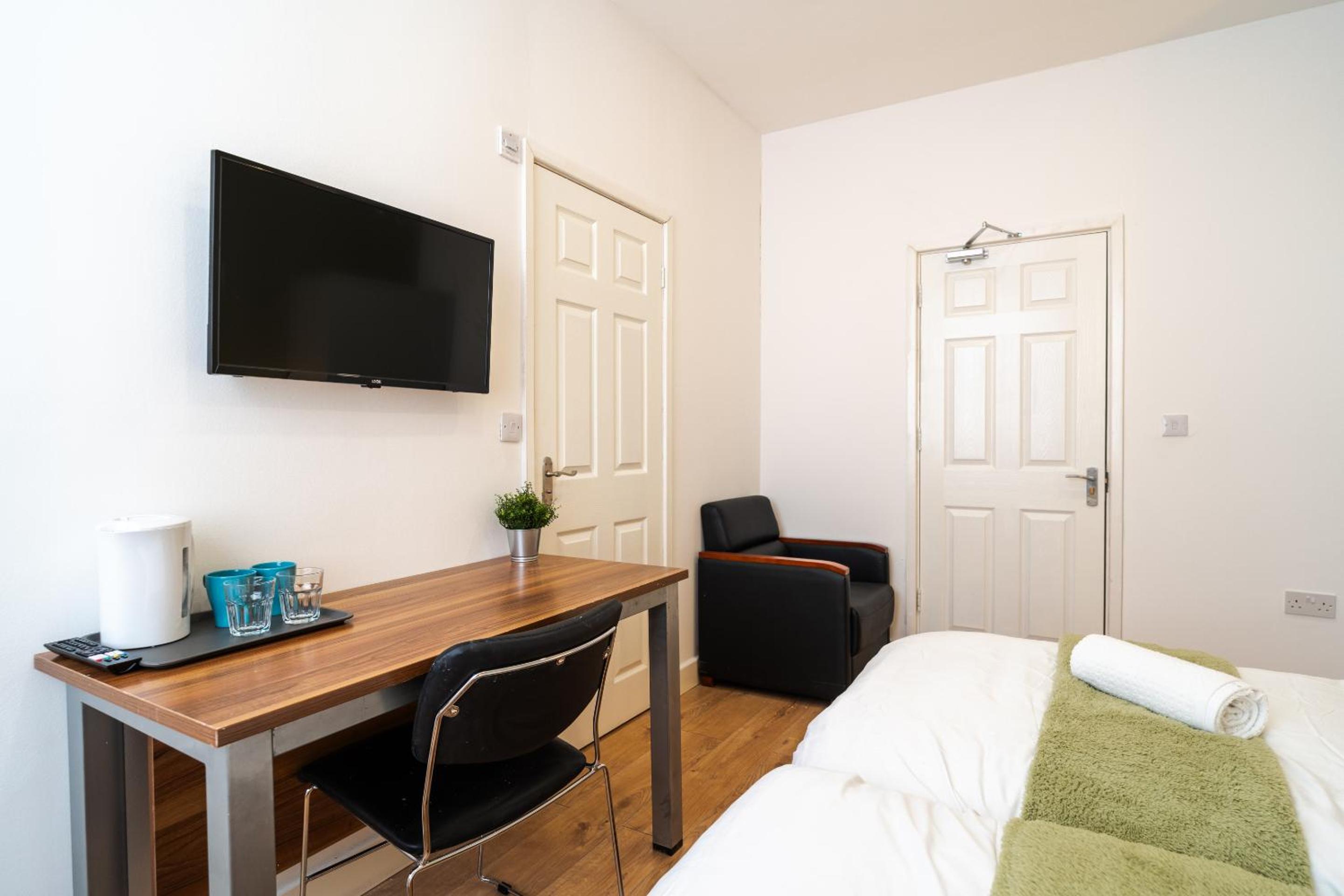 Standard Twin Room - Photo 5
