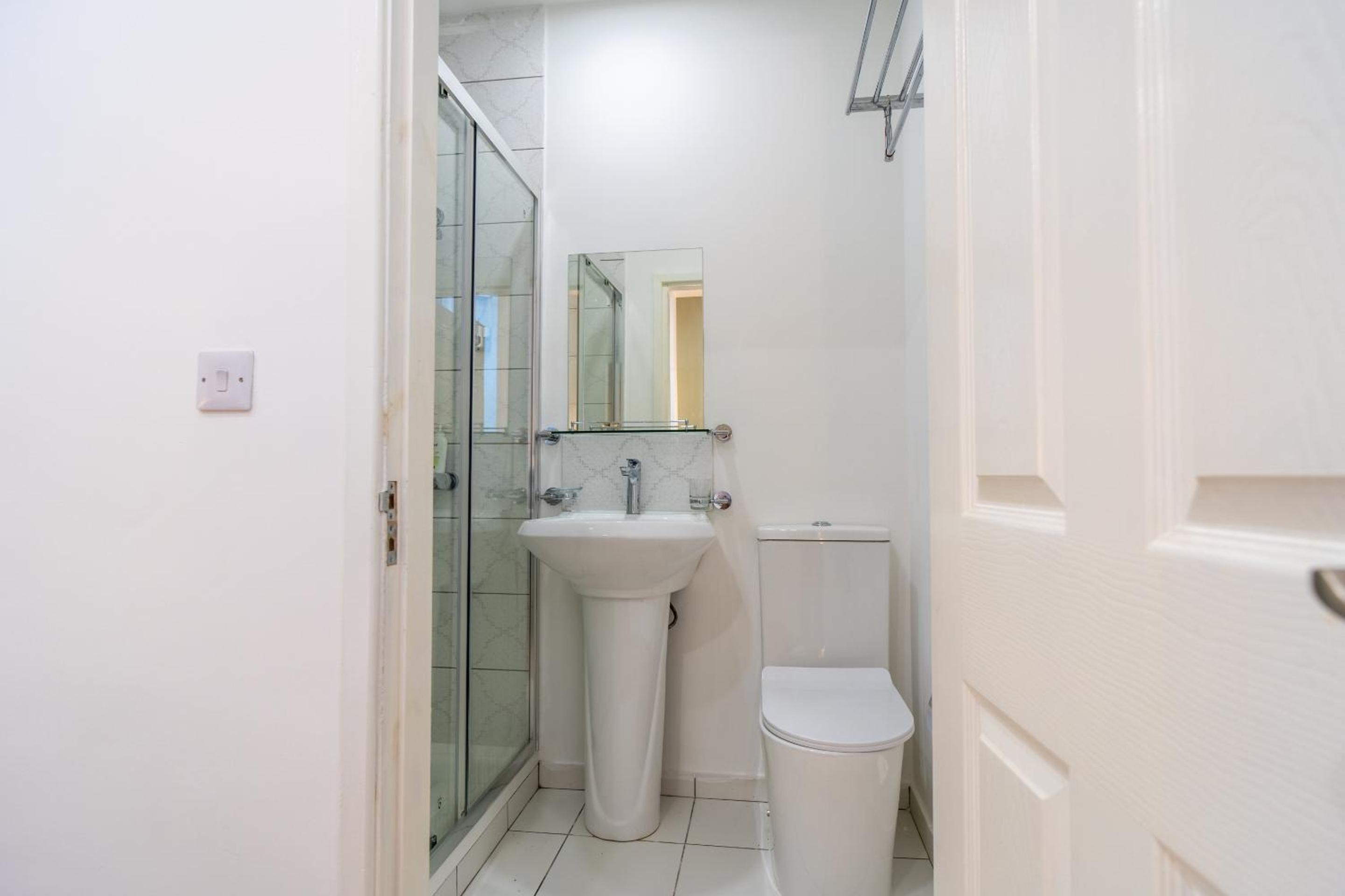 Standard Double Room - Photo 6