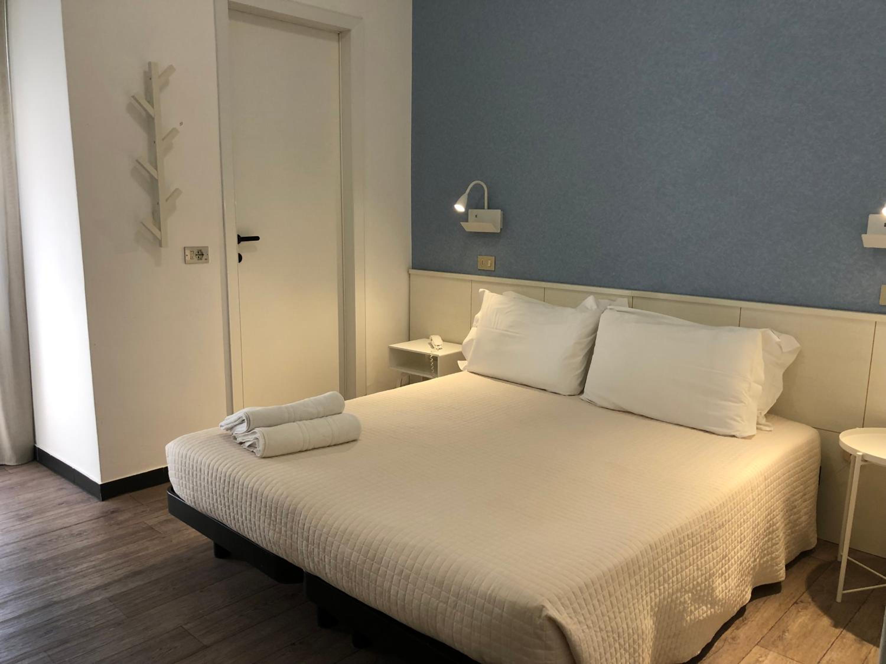 Double Room Economy