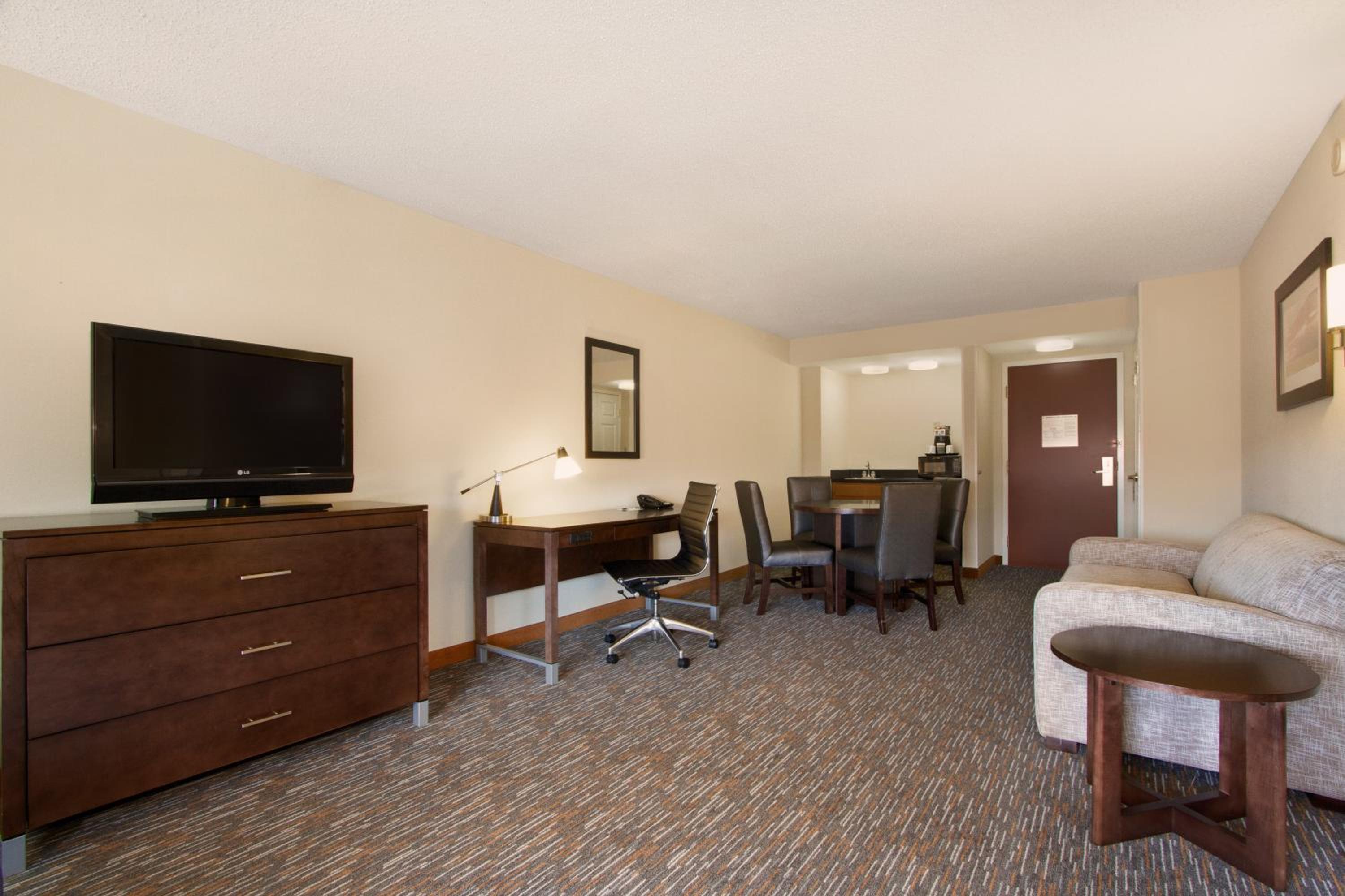 King Studio Suite - Non-Smoking - Photo 2