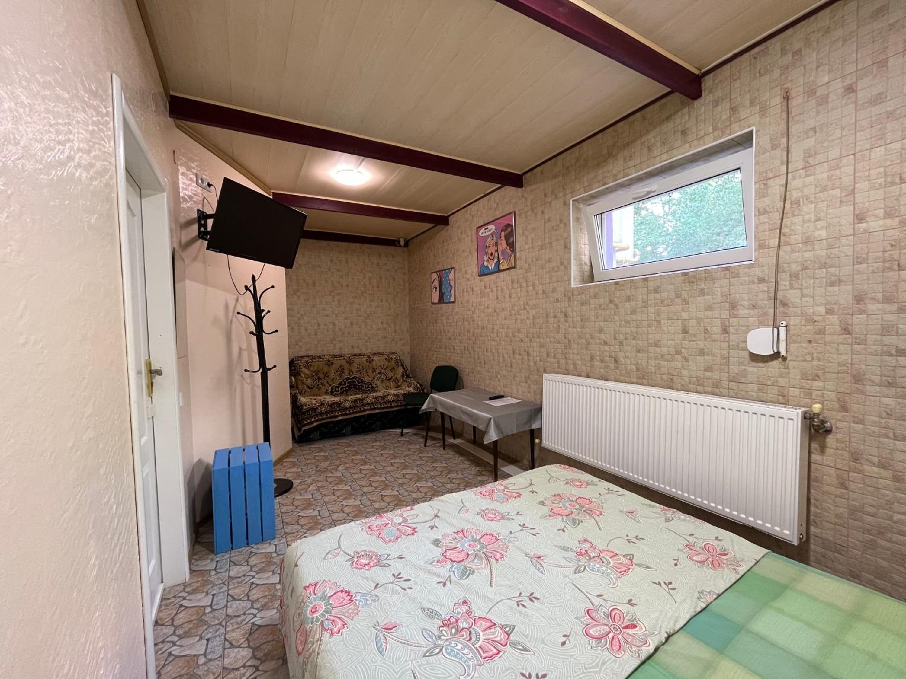 Standard Double Room with Shared Bathroom photo 2